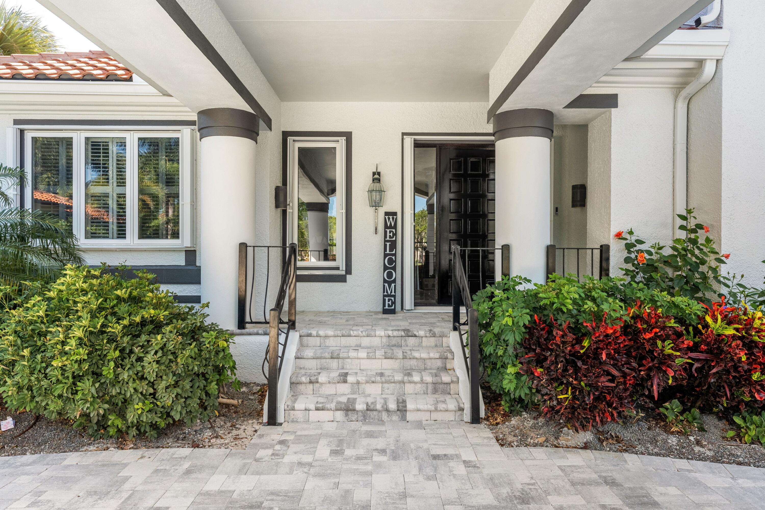 125 Lansing Island Drive