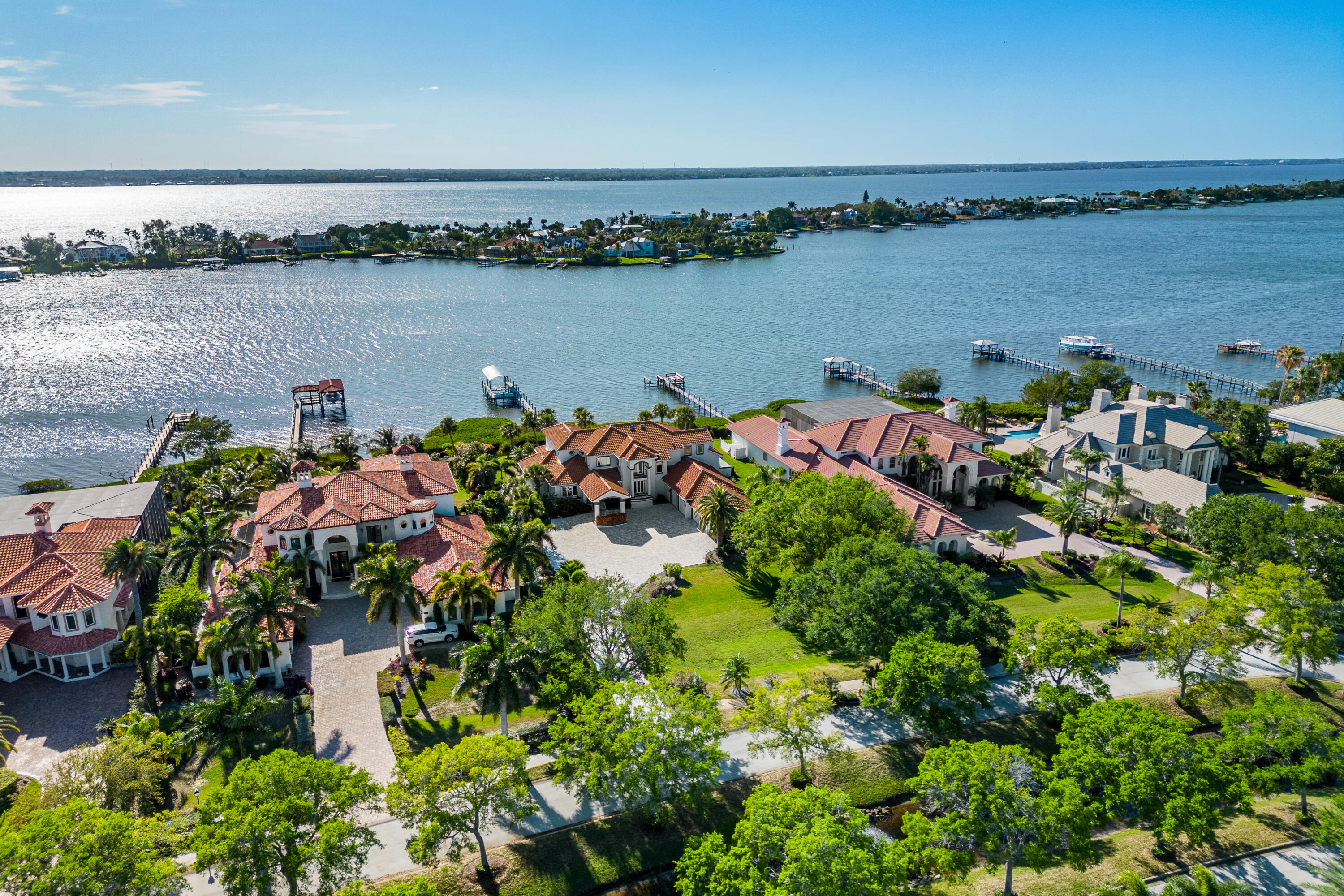 125 Lansing Island Drive
