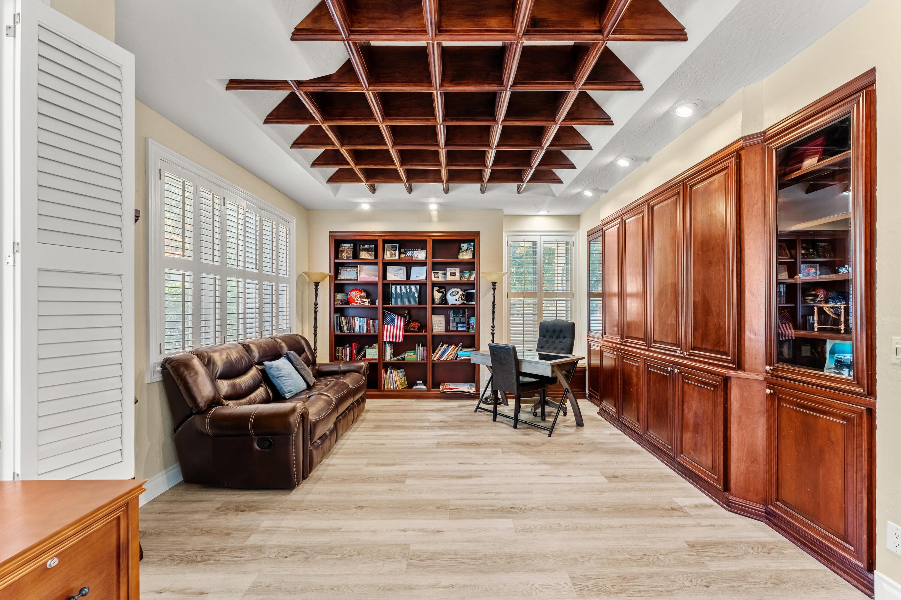 125 Lansing Island Drive