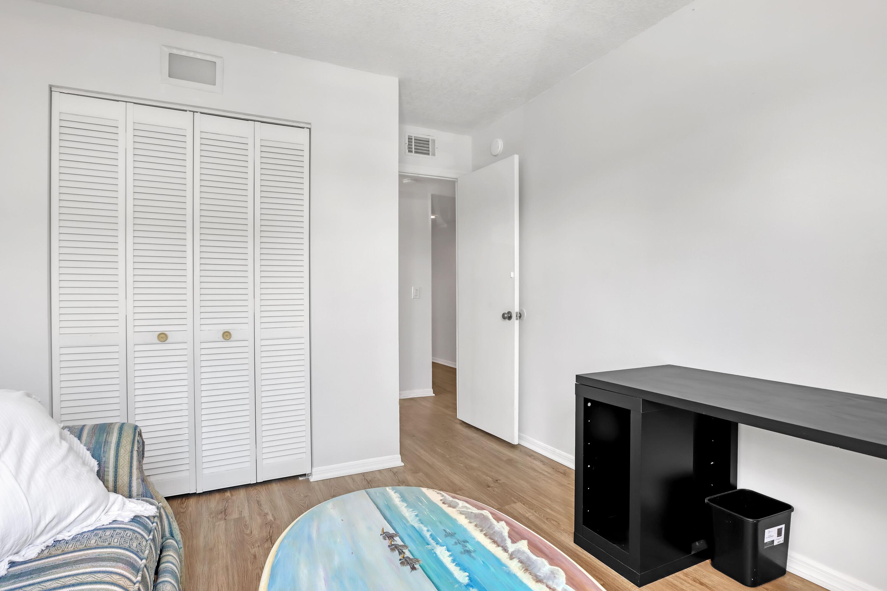 505 N Miramar Avenue, 208