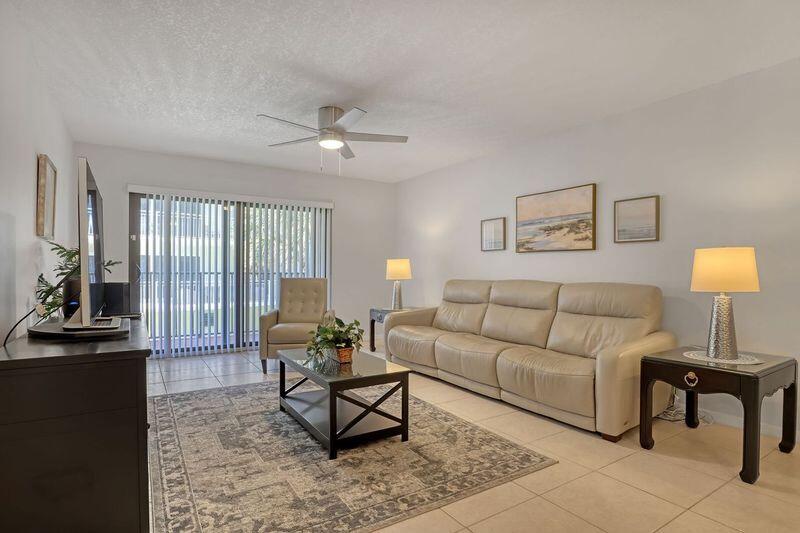 505 N Miramar Avenue, 208