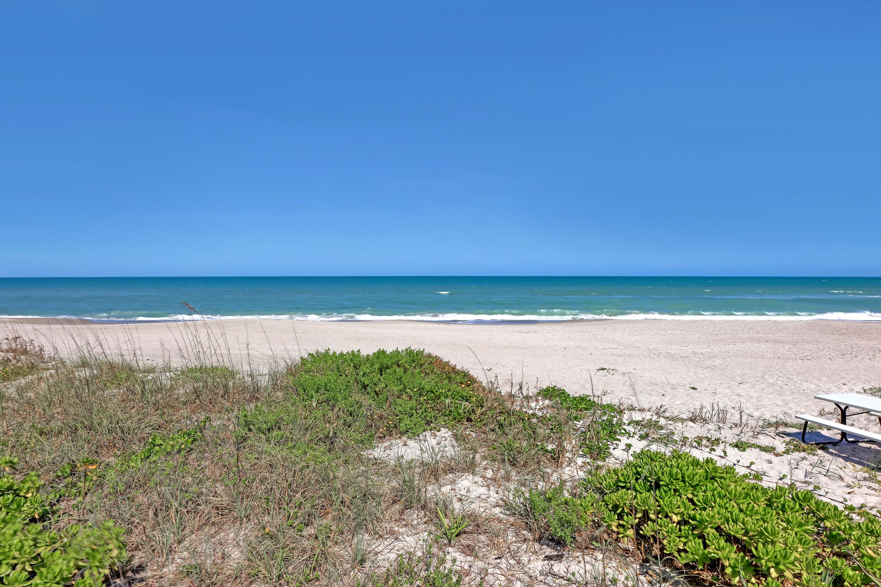 505 N Miramar Avenue, 208