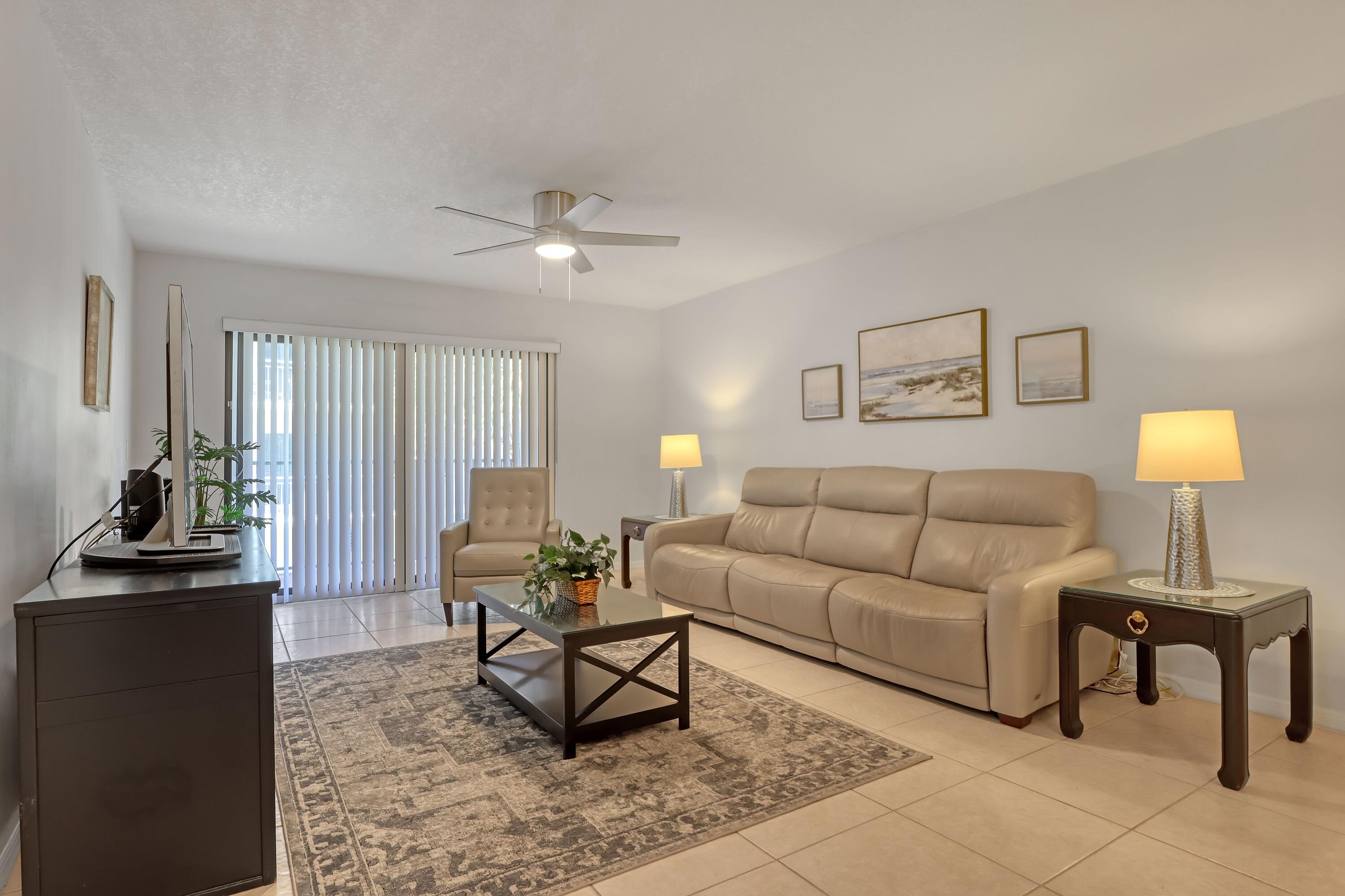 505 N Miramar Avenue, 208