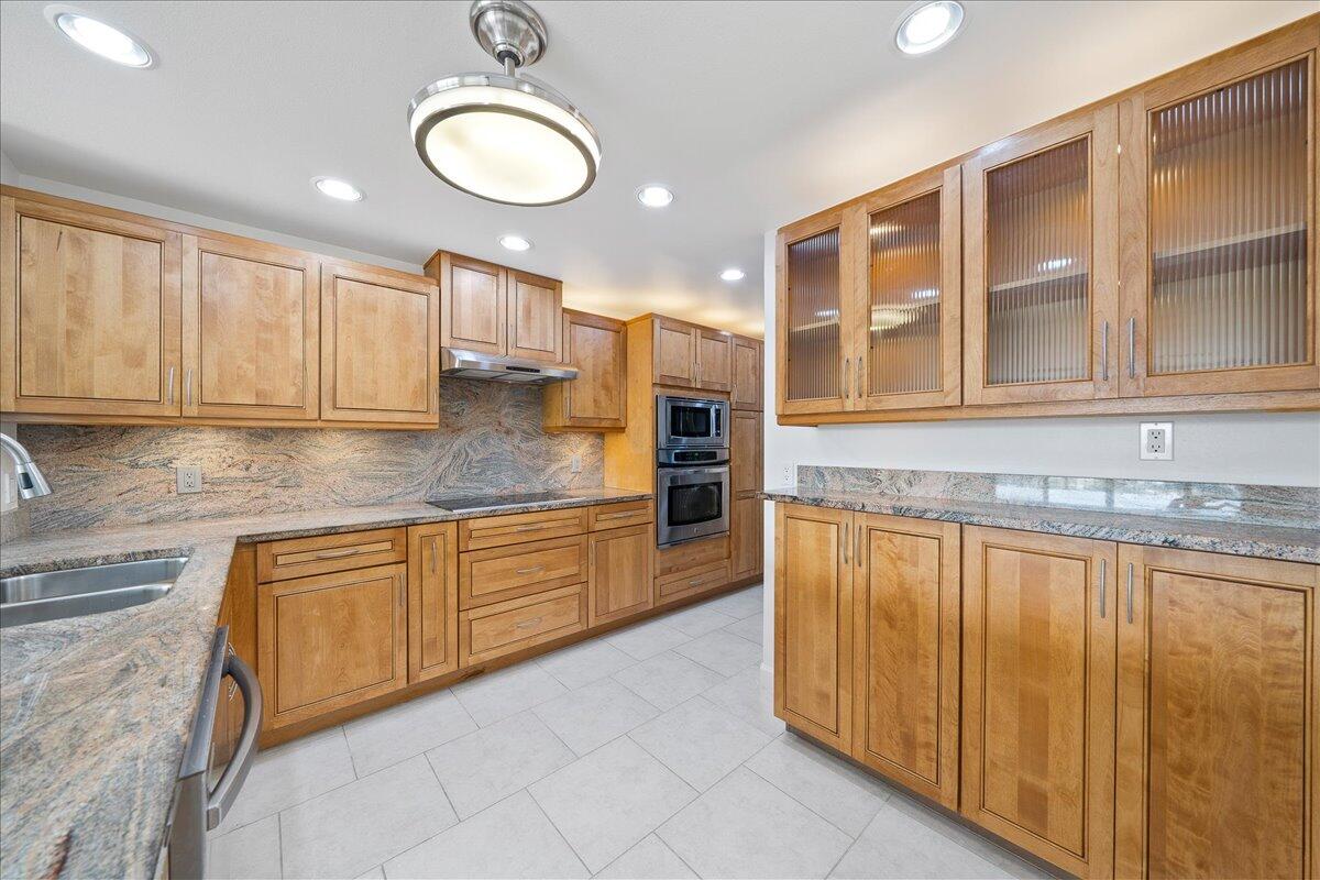 2220 Front Street, 402