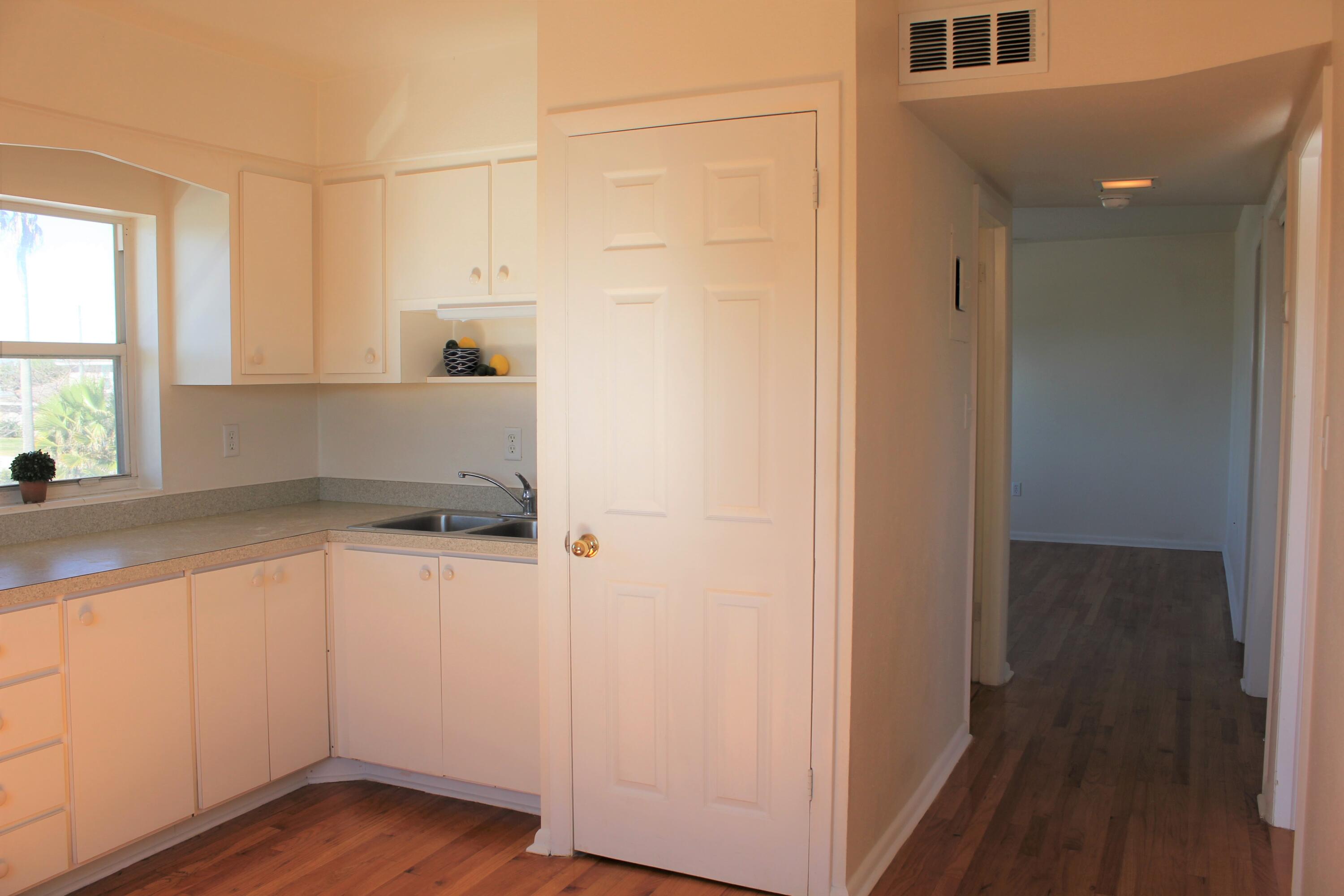 651 Palm Drive, A4