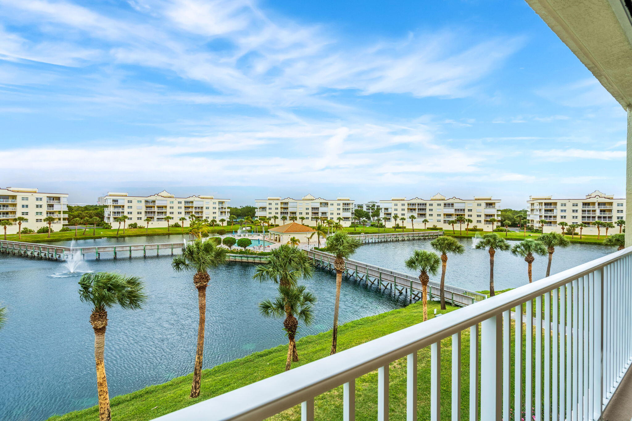 8891 Lake Drive, H404