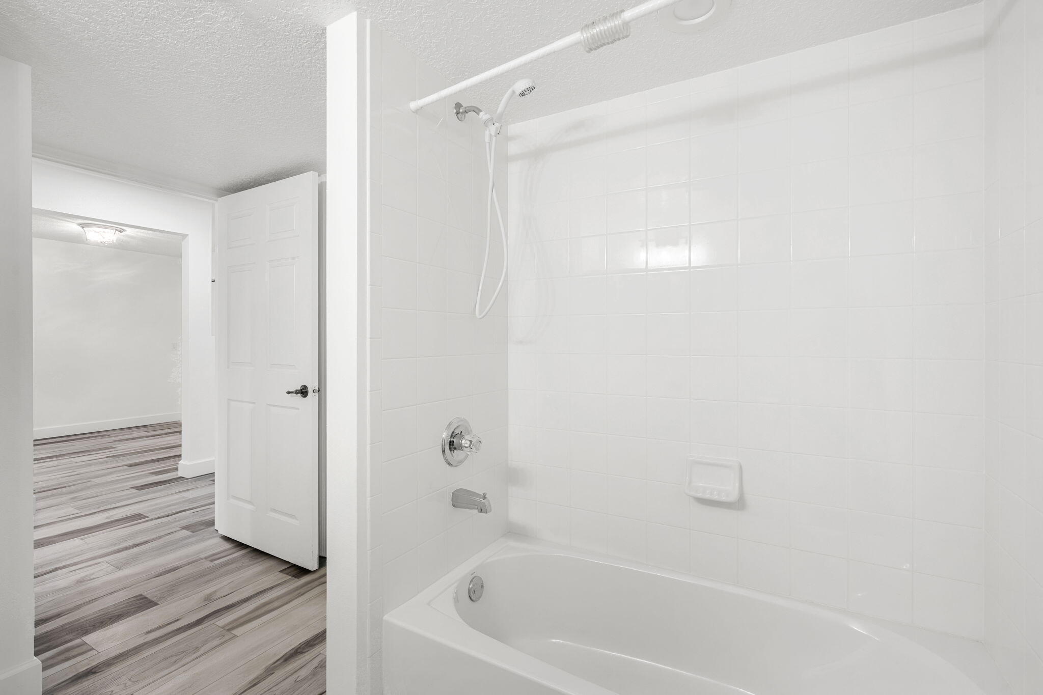 8891 Lake Drive, H404