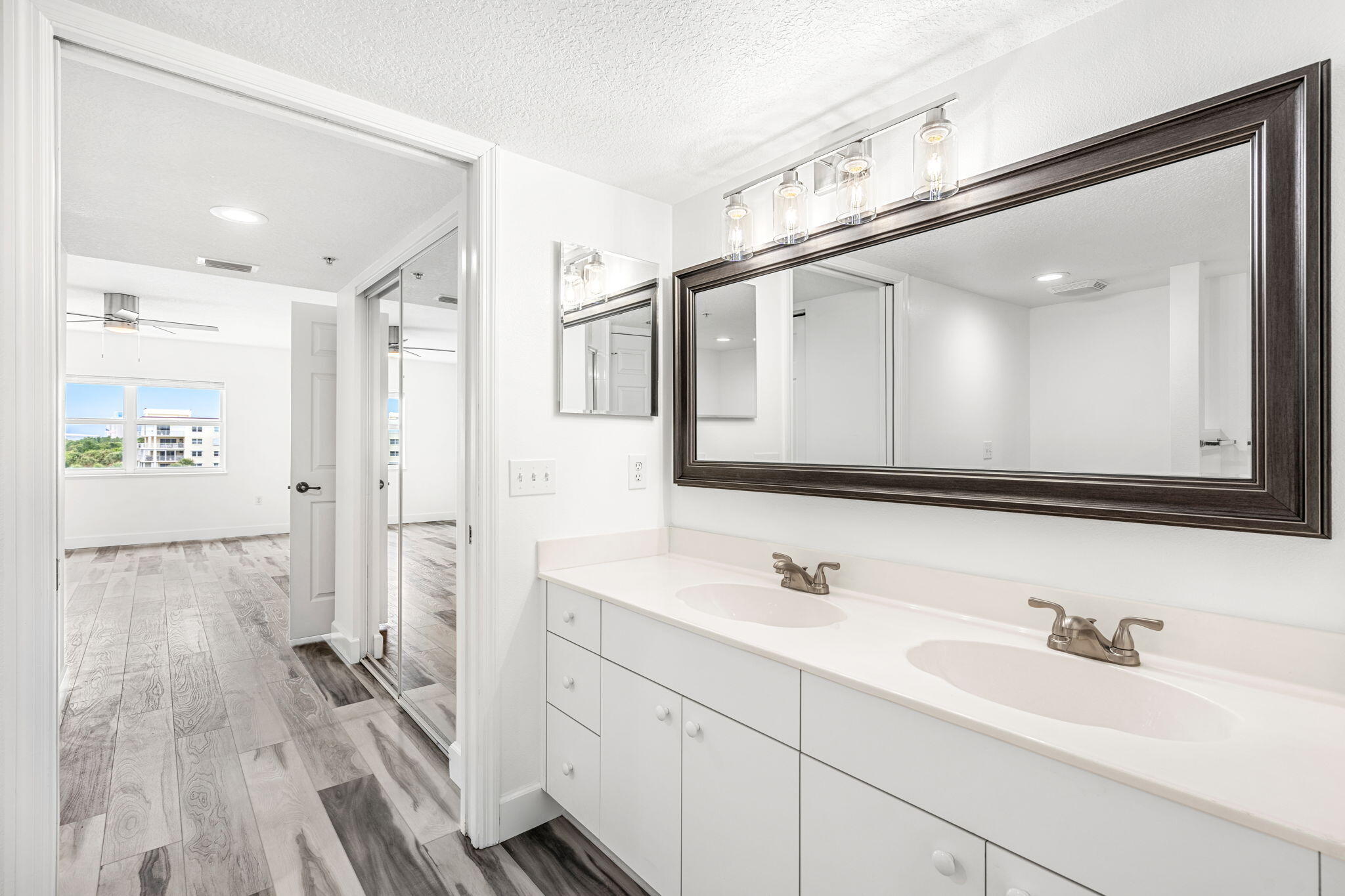 8891 Lake Drive, H404