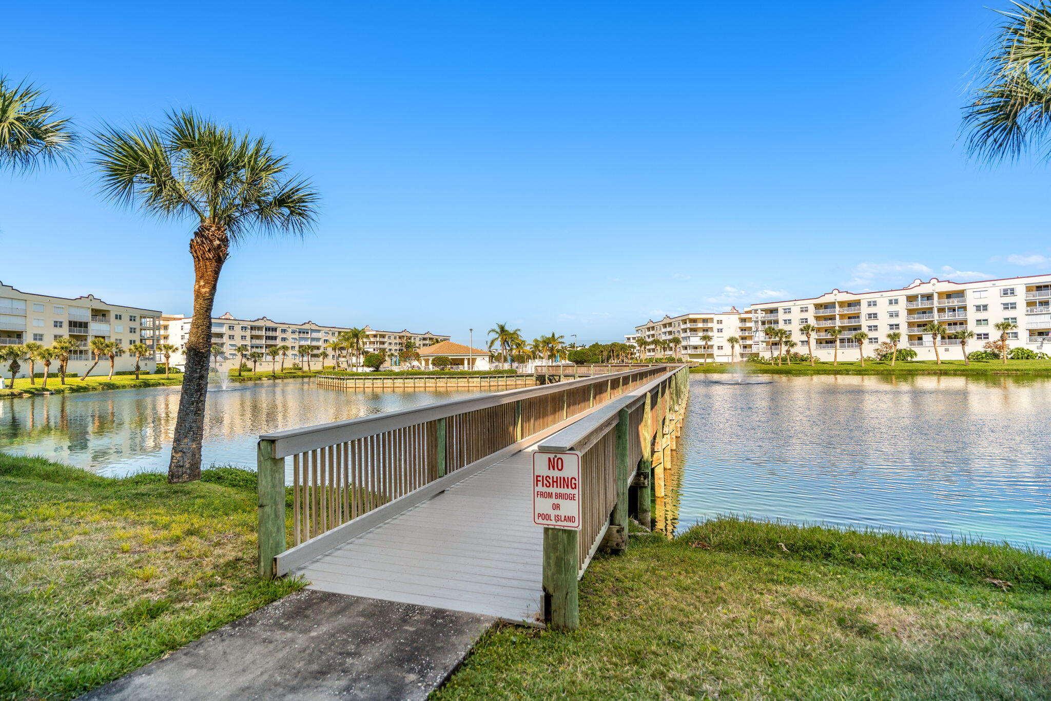 8891 Lake Drive, H404