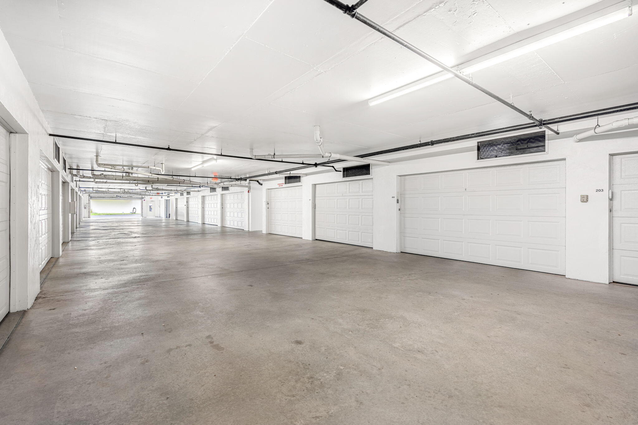 8891 Lake Drive, H404