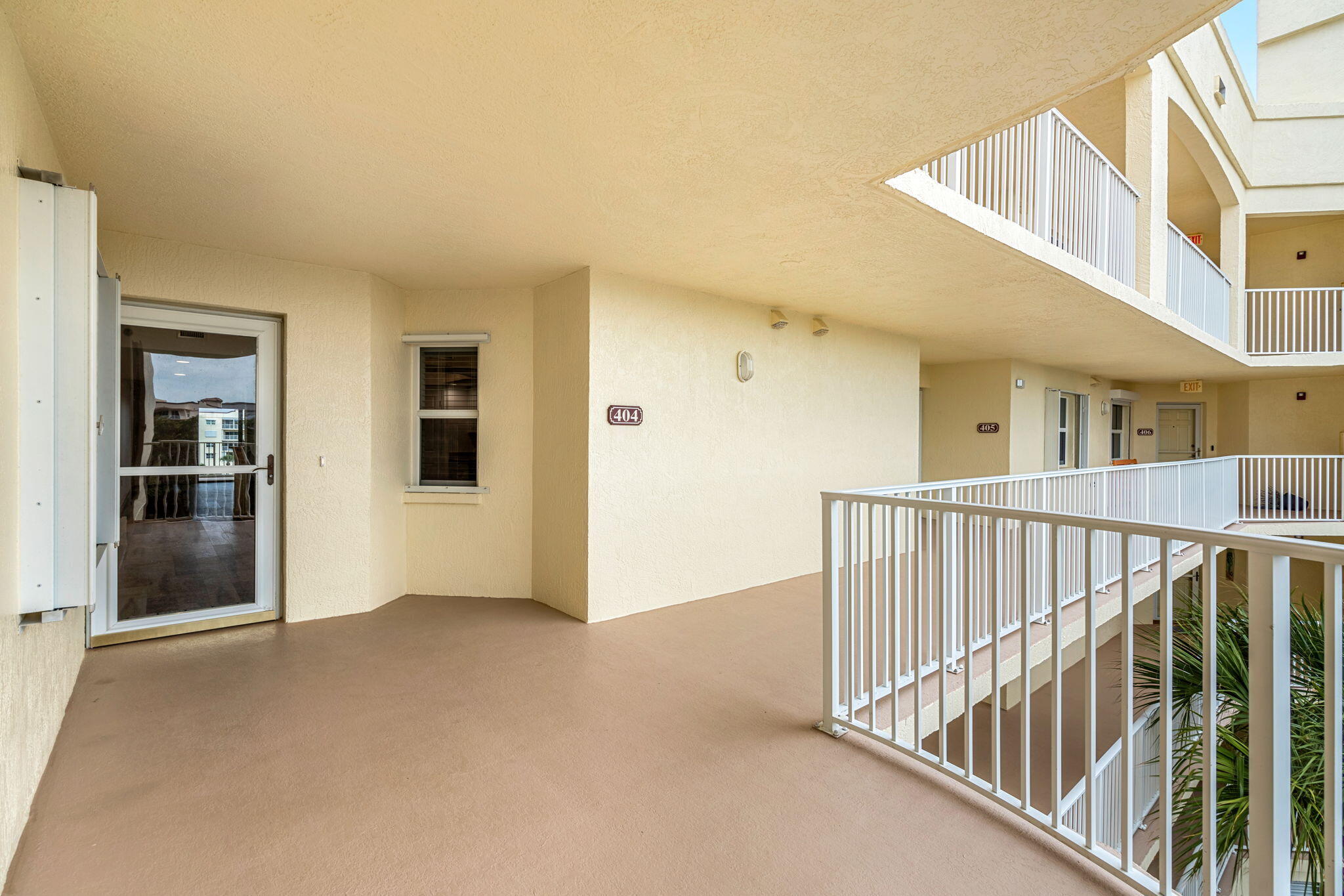 8891 Lake Drive, H404