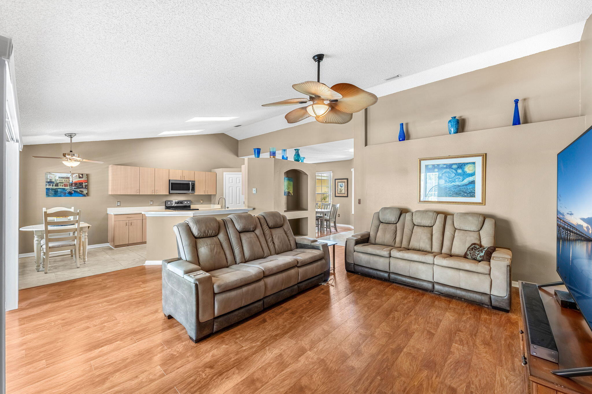 244 Abalone Road NW