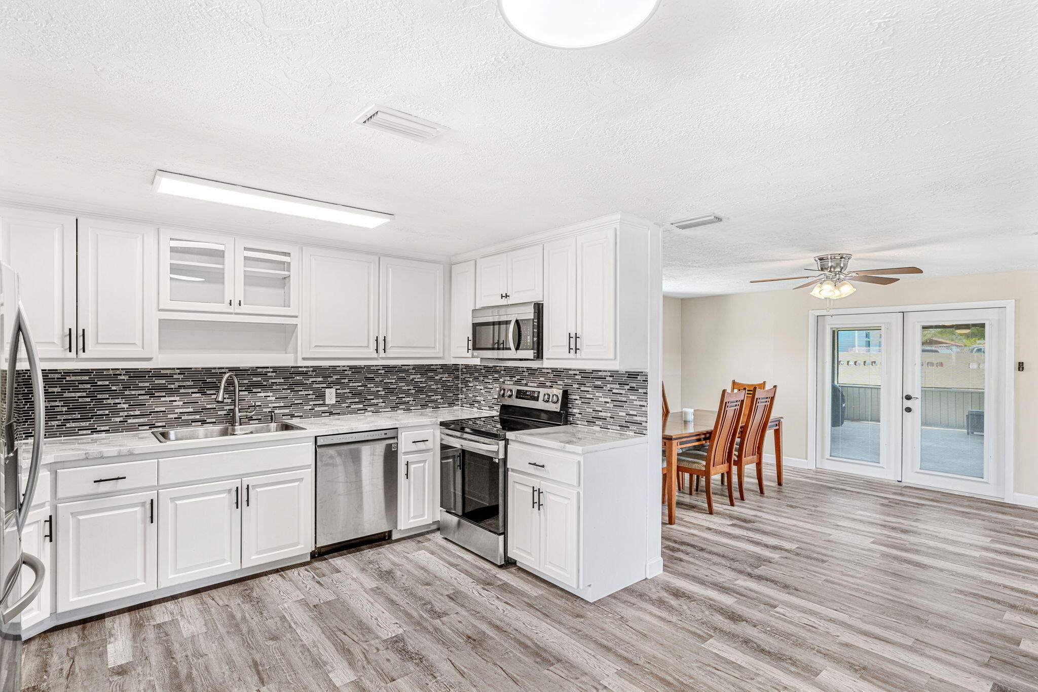 1421 Sunwood Drive