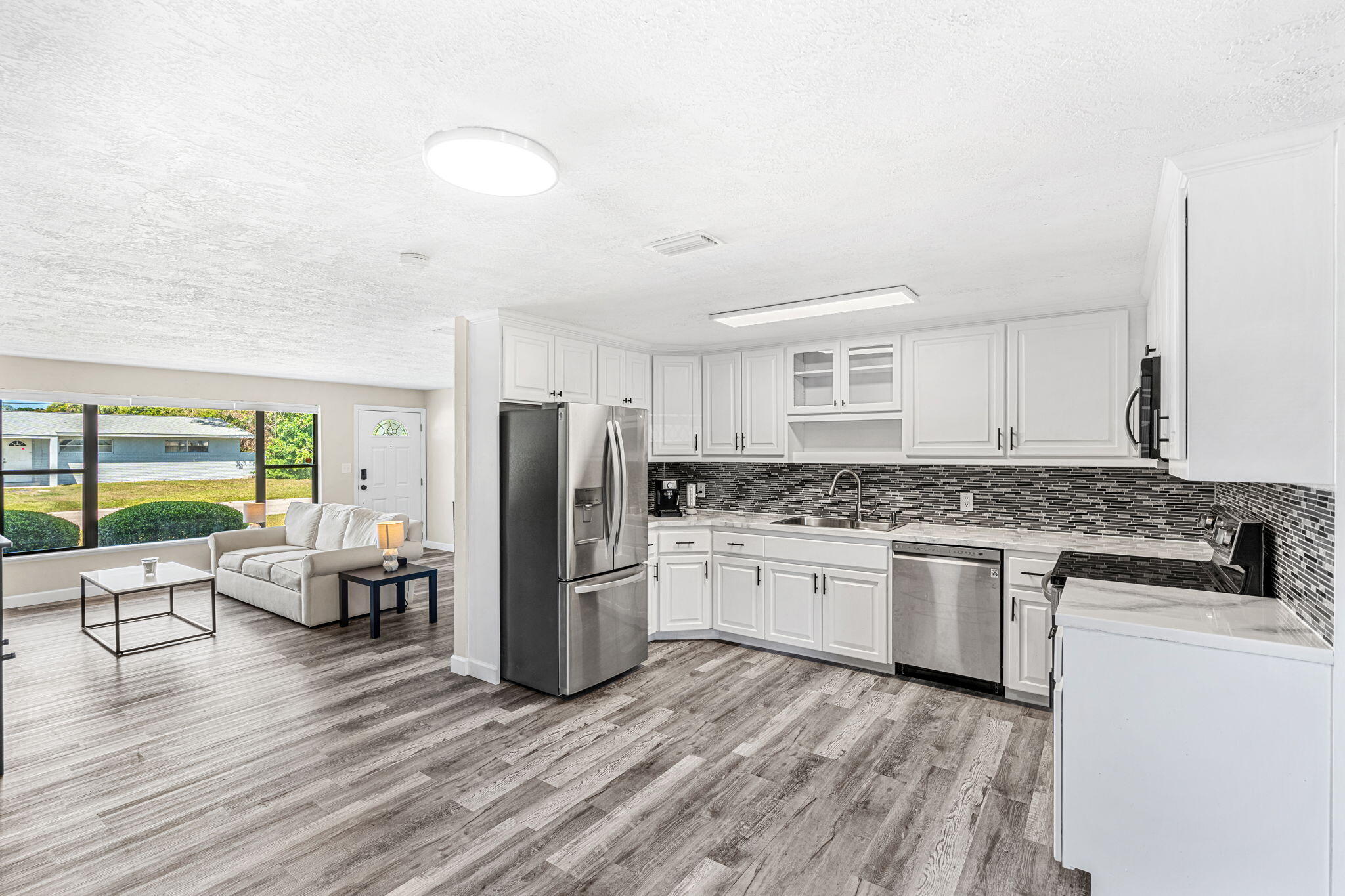 1421 Sunwood Drive