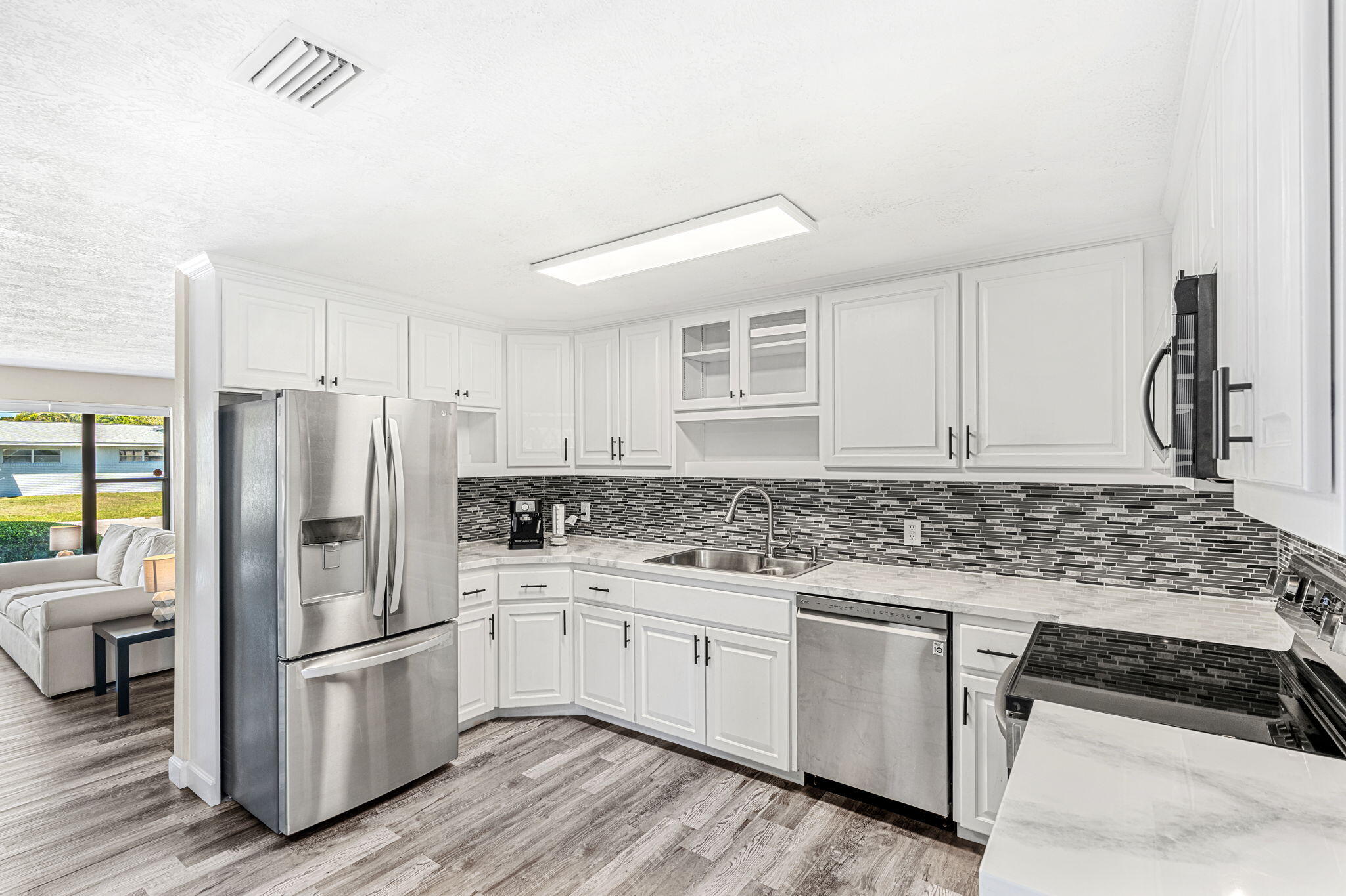 1421 Sunwood Drive