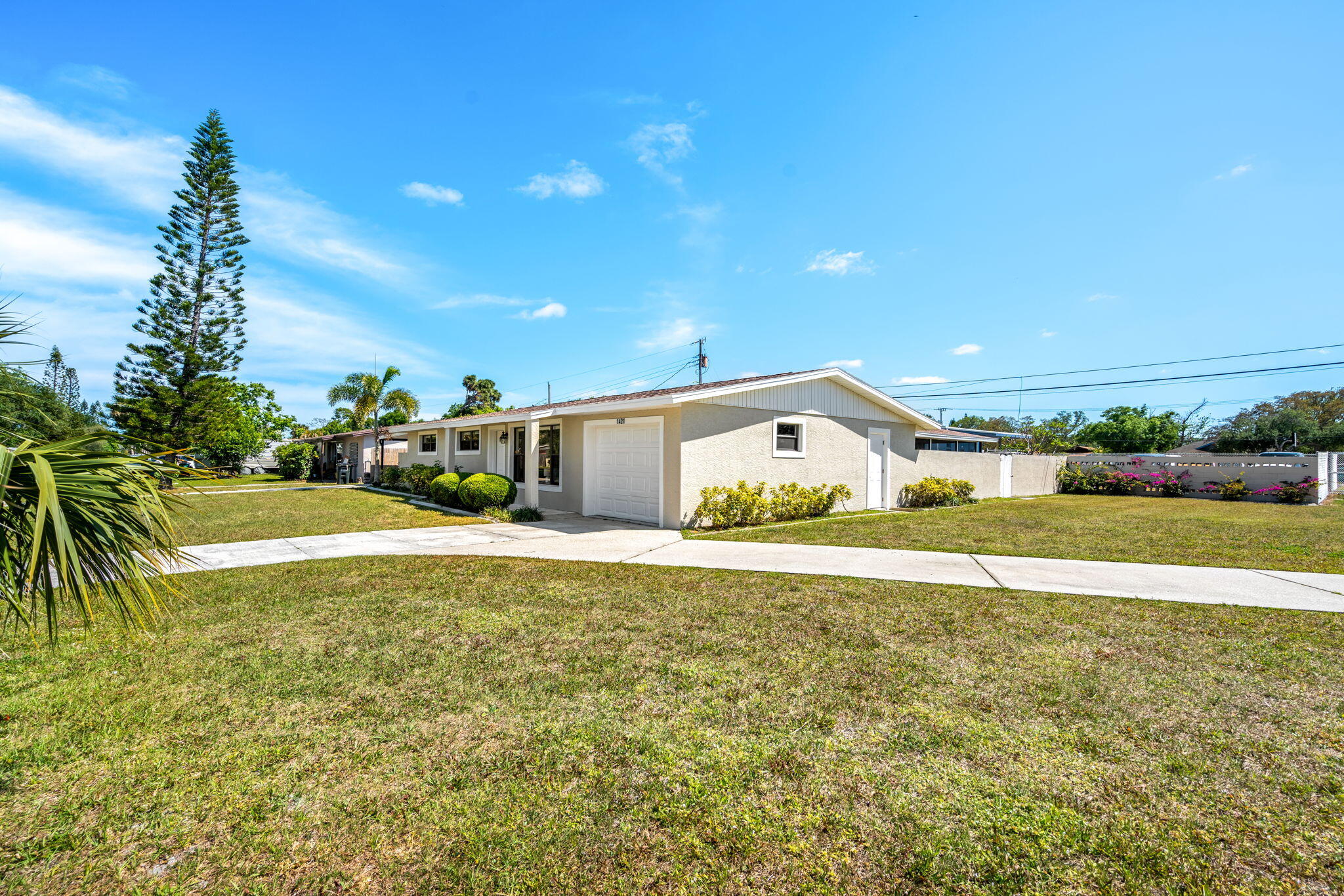 1421 Sunwood Drive