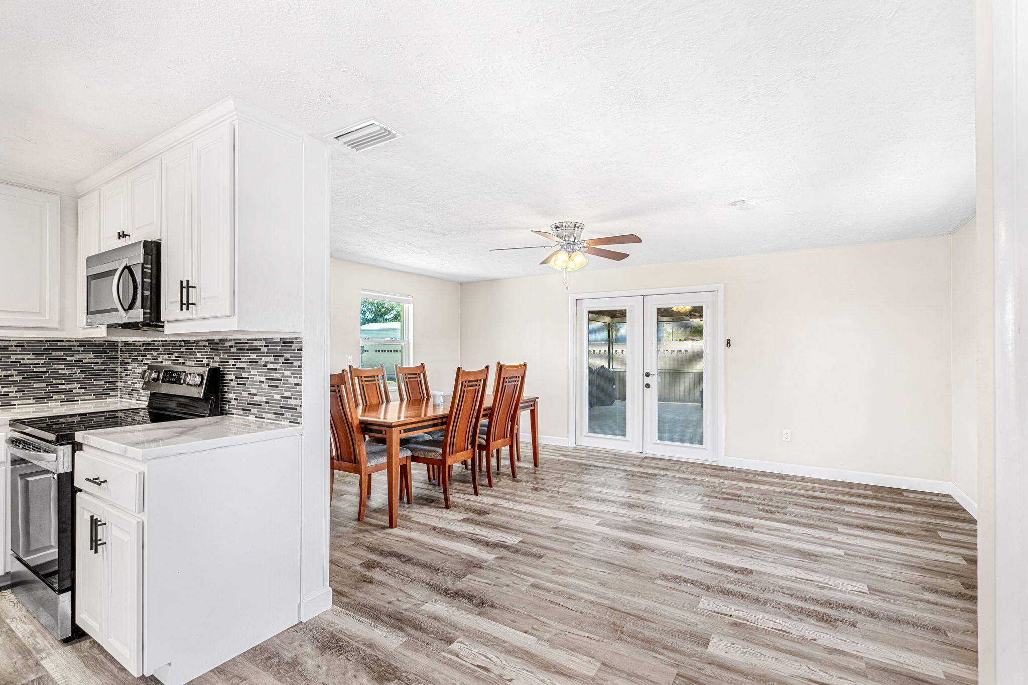 1421 Sunwood Drive