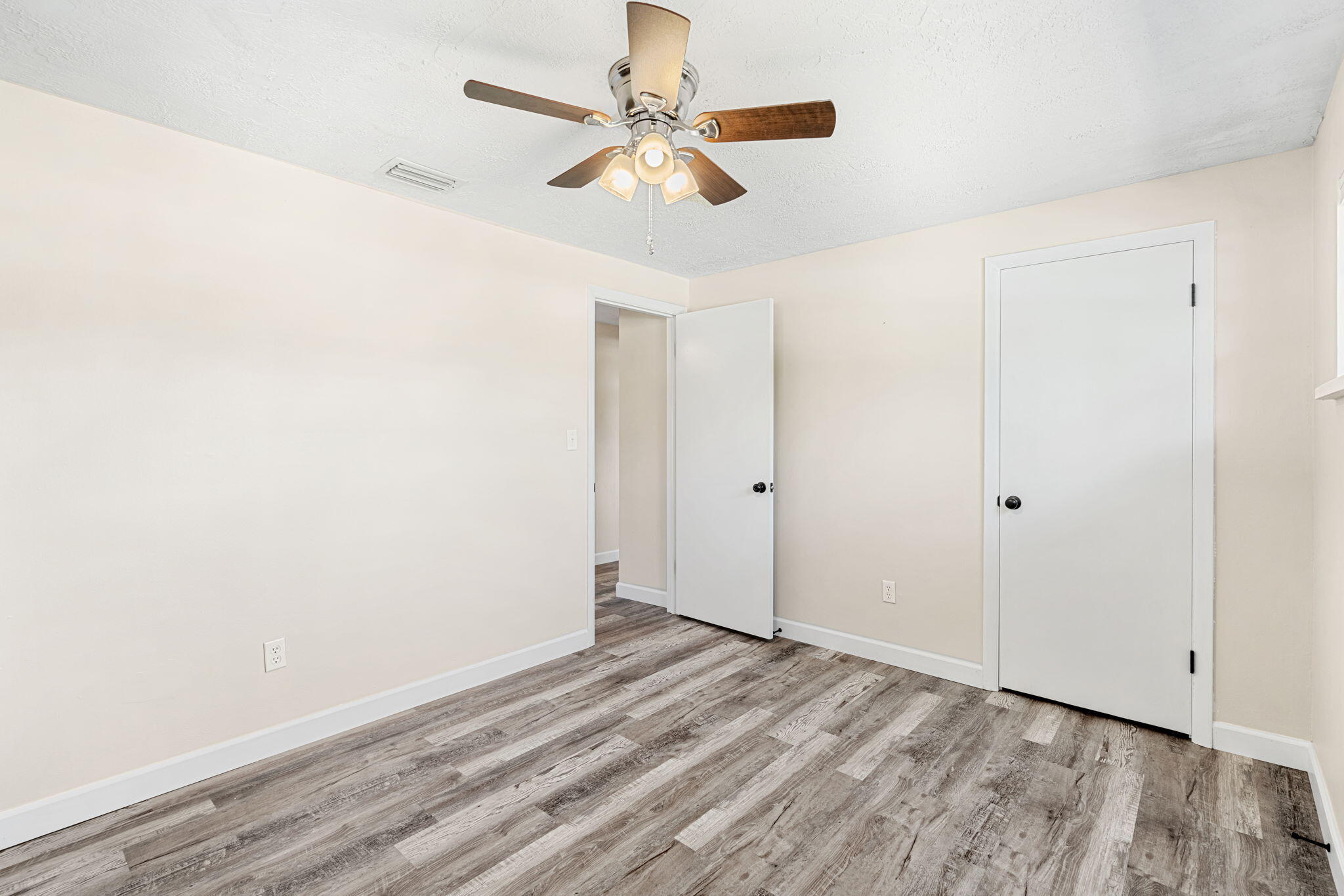 1421 Sunwood Drive