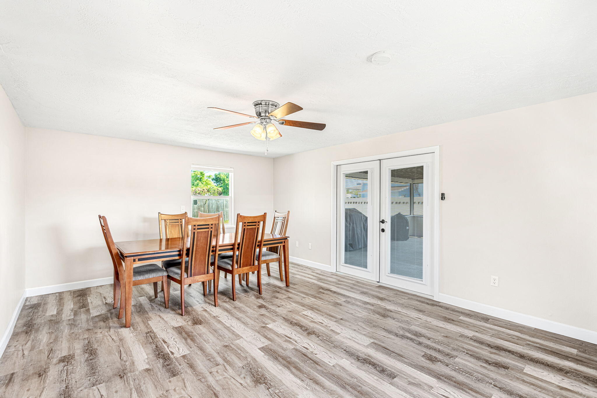 1421 Sunwood Drive