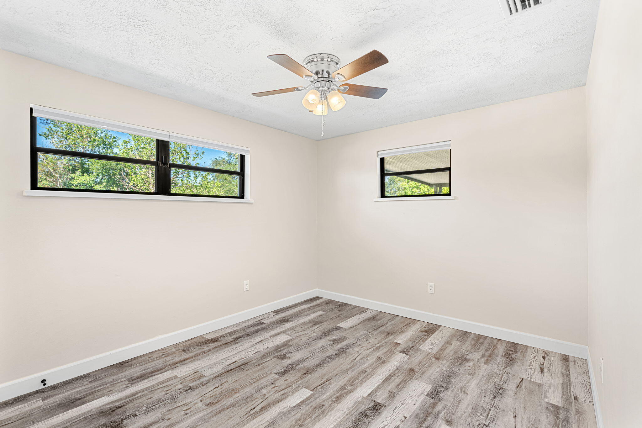 1421 Sunwood Drive