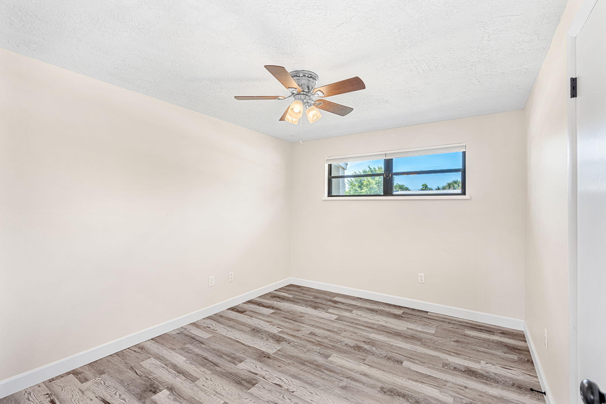 1421 Sunwood Drive