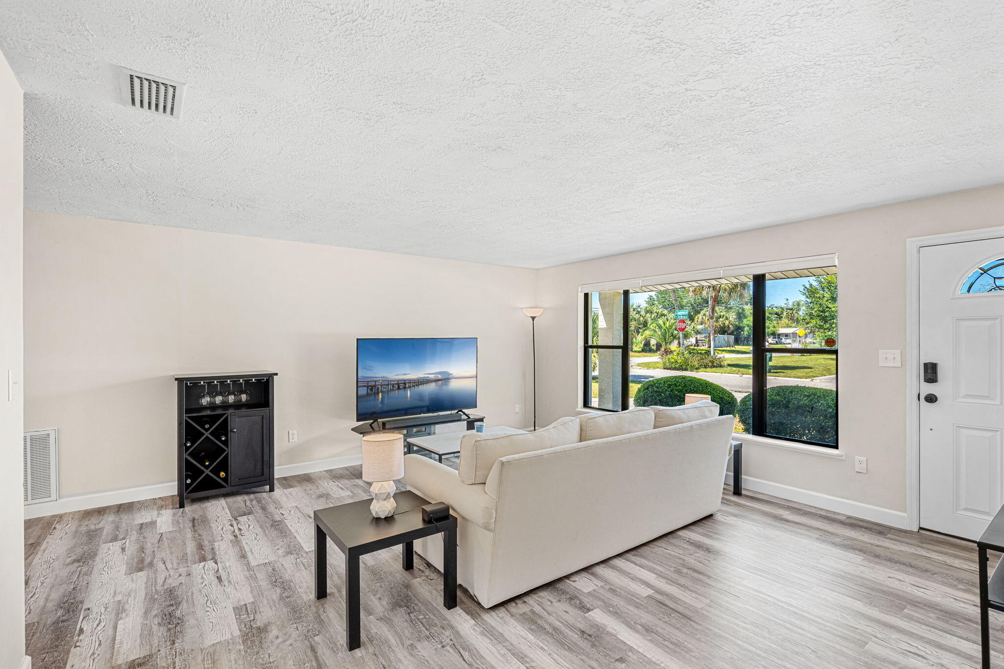 1421 Sunwood Drive