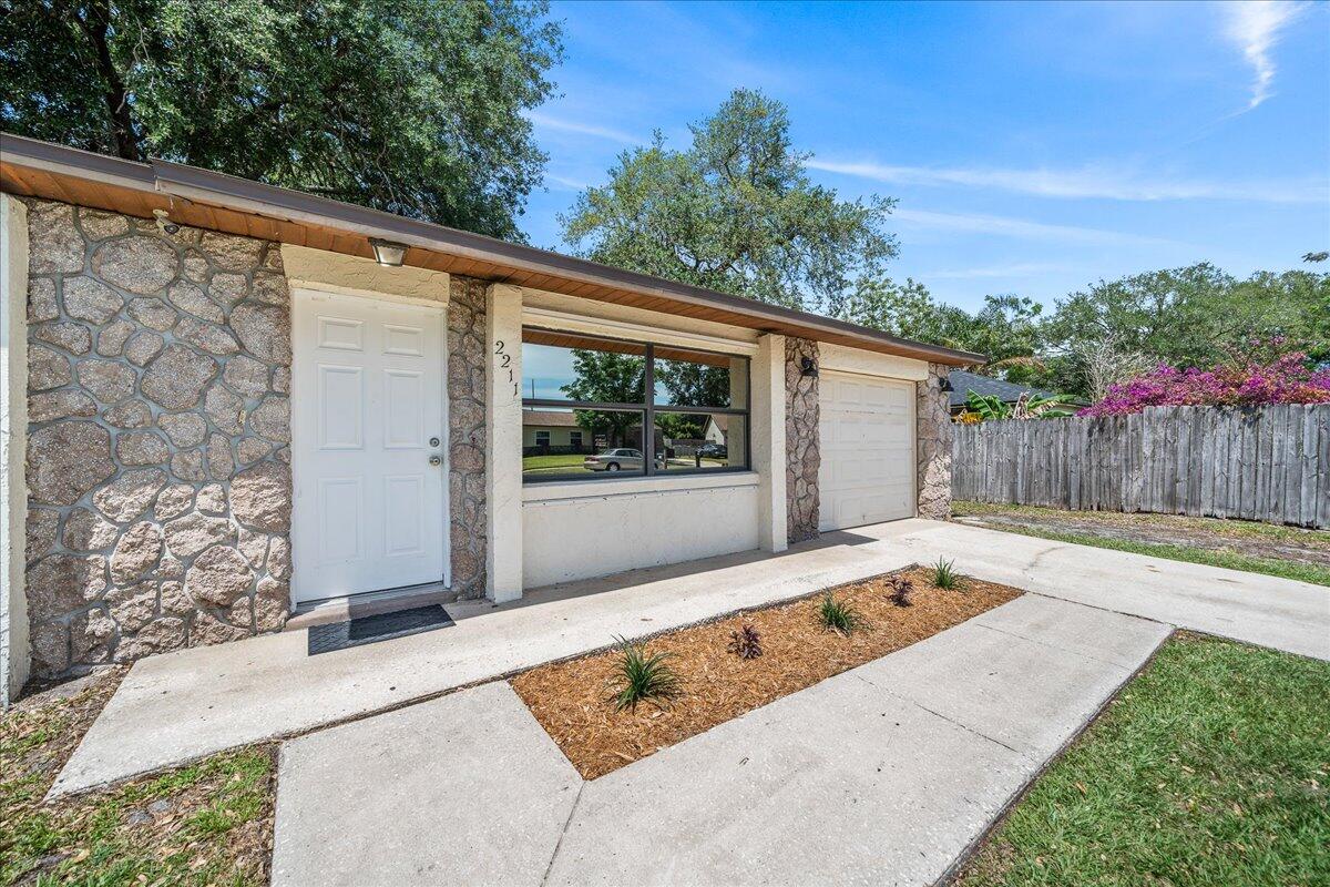 2211 Longbow Road