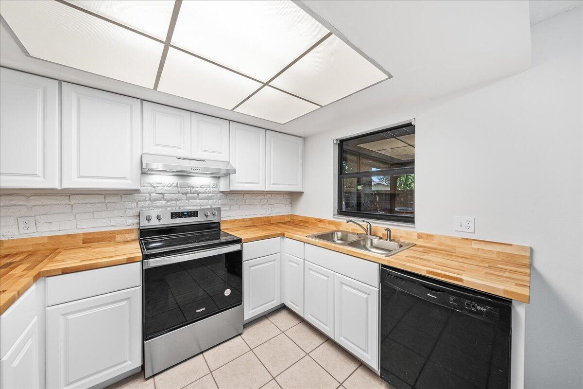 2211 Longbow Road
