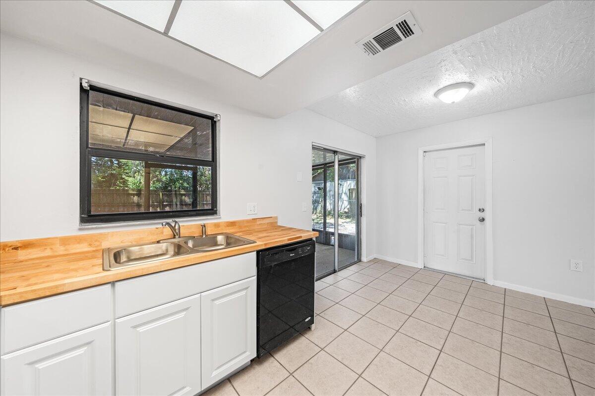 2211 Longbow Road
