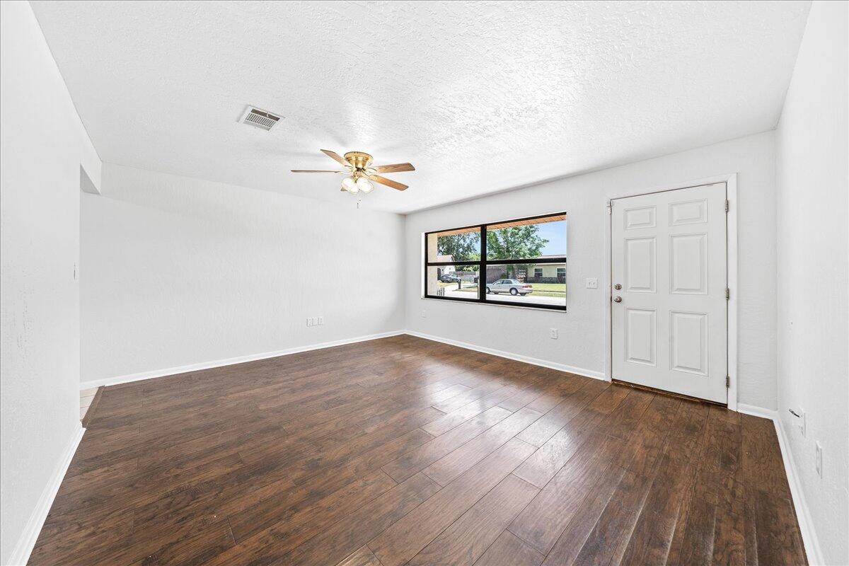 2211 Longbow Road