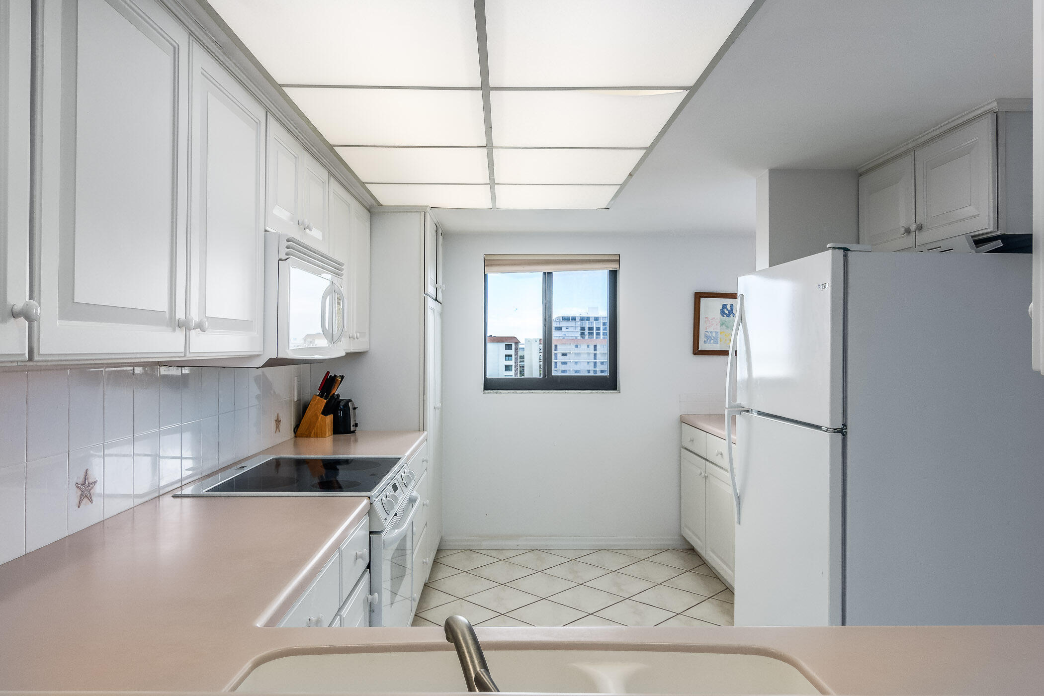 3170 N Atlantic Avenue, 709