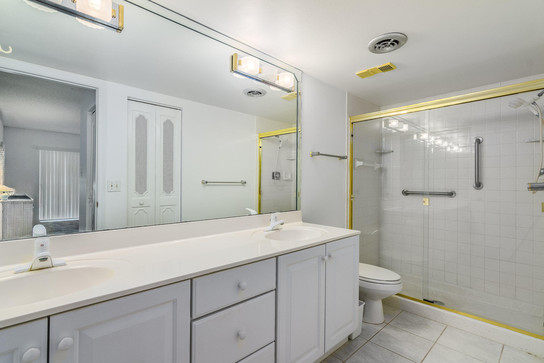 3170 N Atlantic Avenue, 709