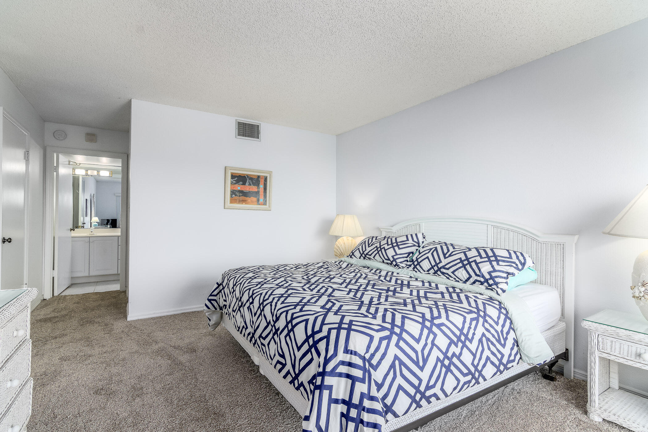 3170 N Atlantic Avenue, 709