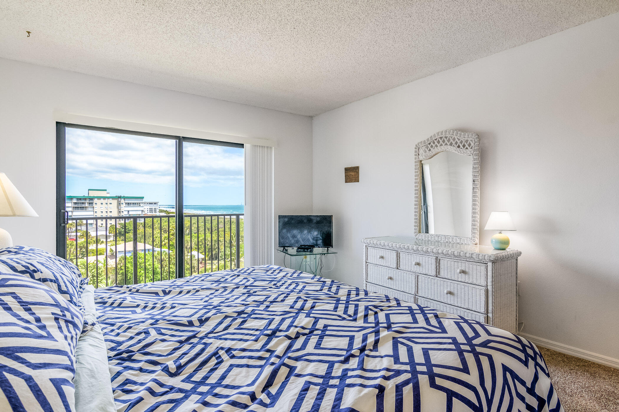 3170 N Atlantic Avenue, 709