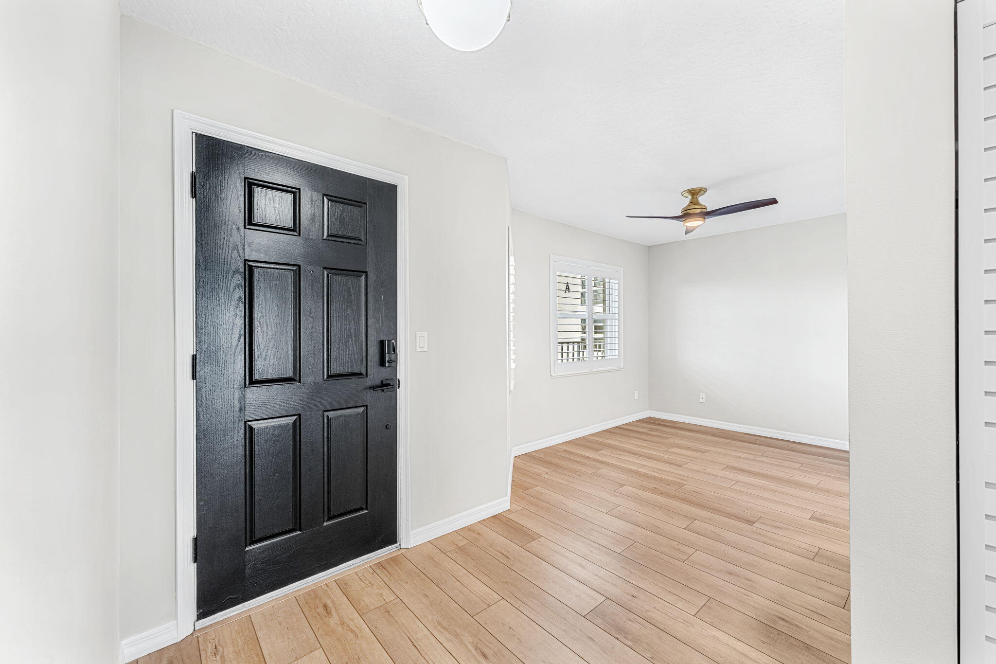 8700 Ridgewood Avenue, 409a