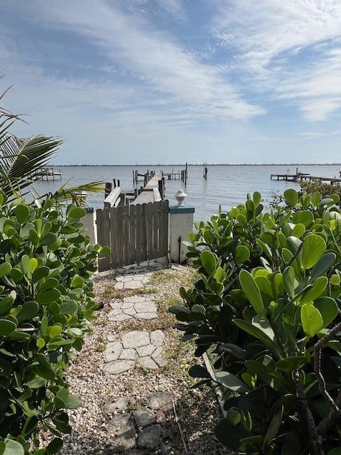 2179 Pineapple Avenue, 2