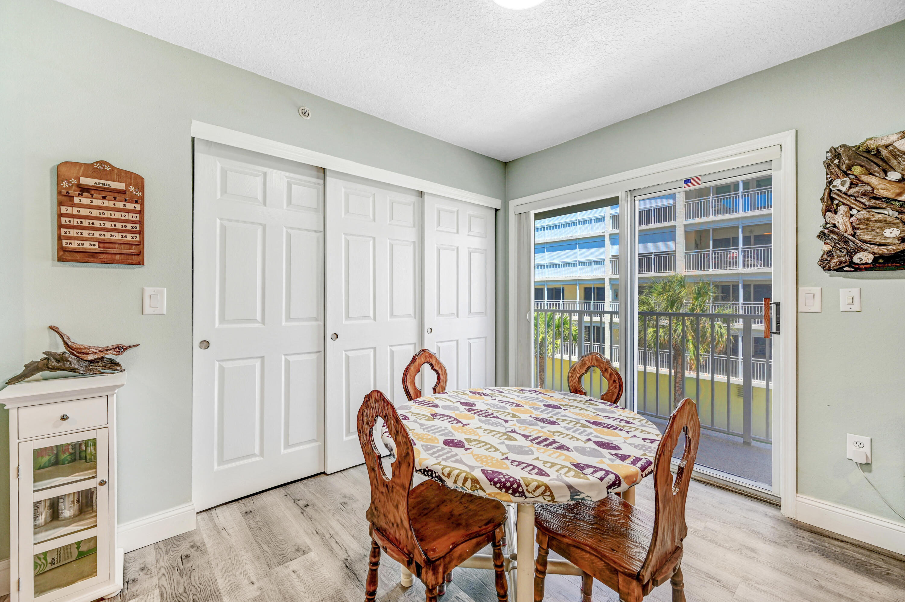 606 Shorewood Drive, C305