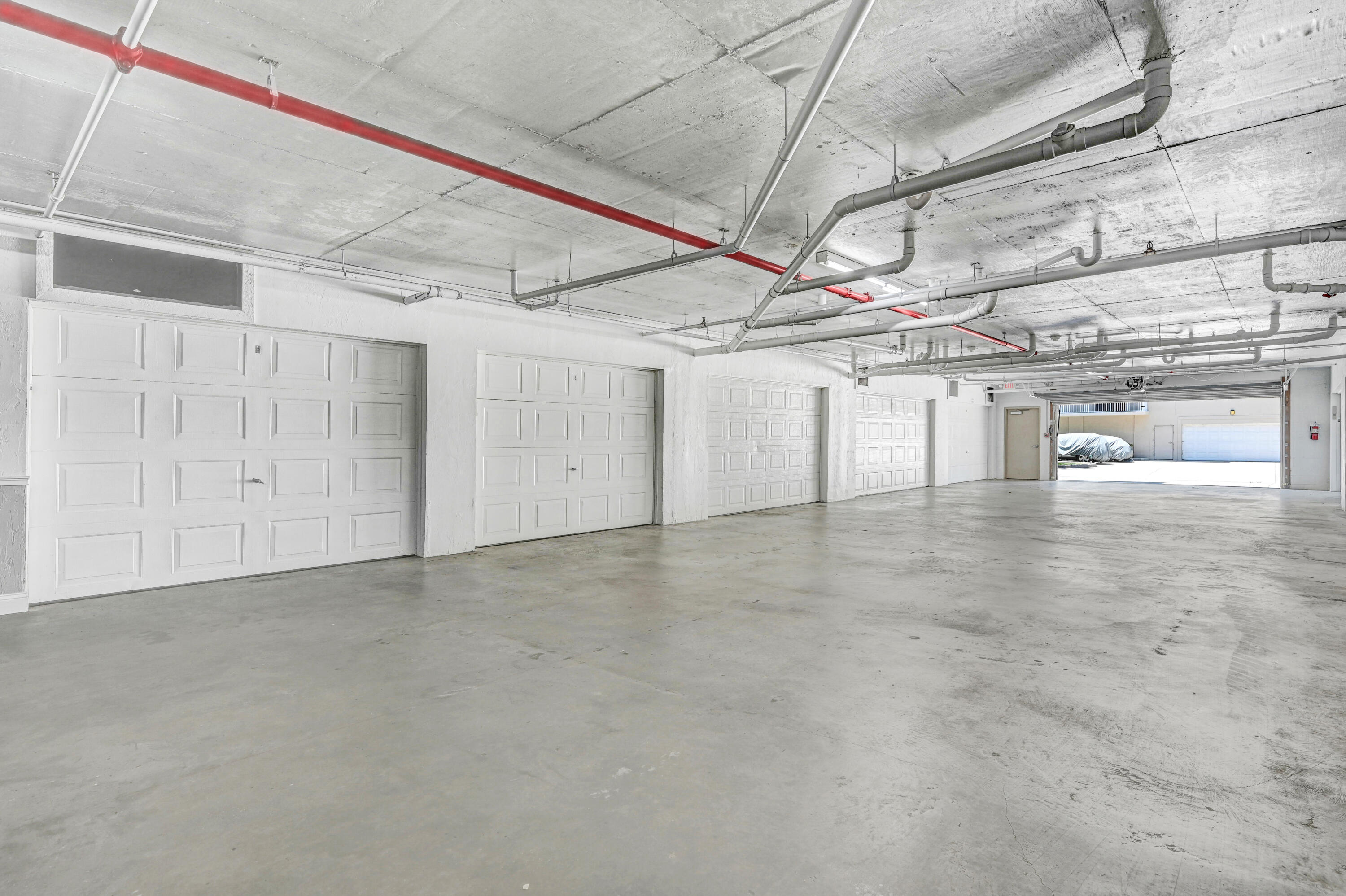 606 Shorewood Drive, C305