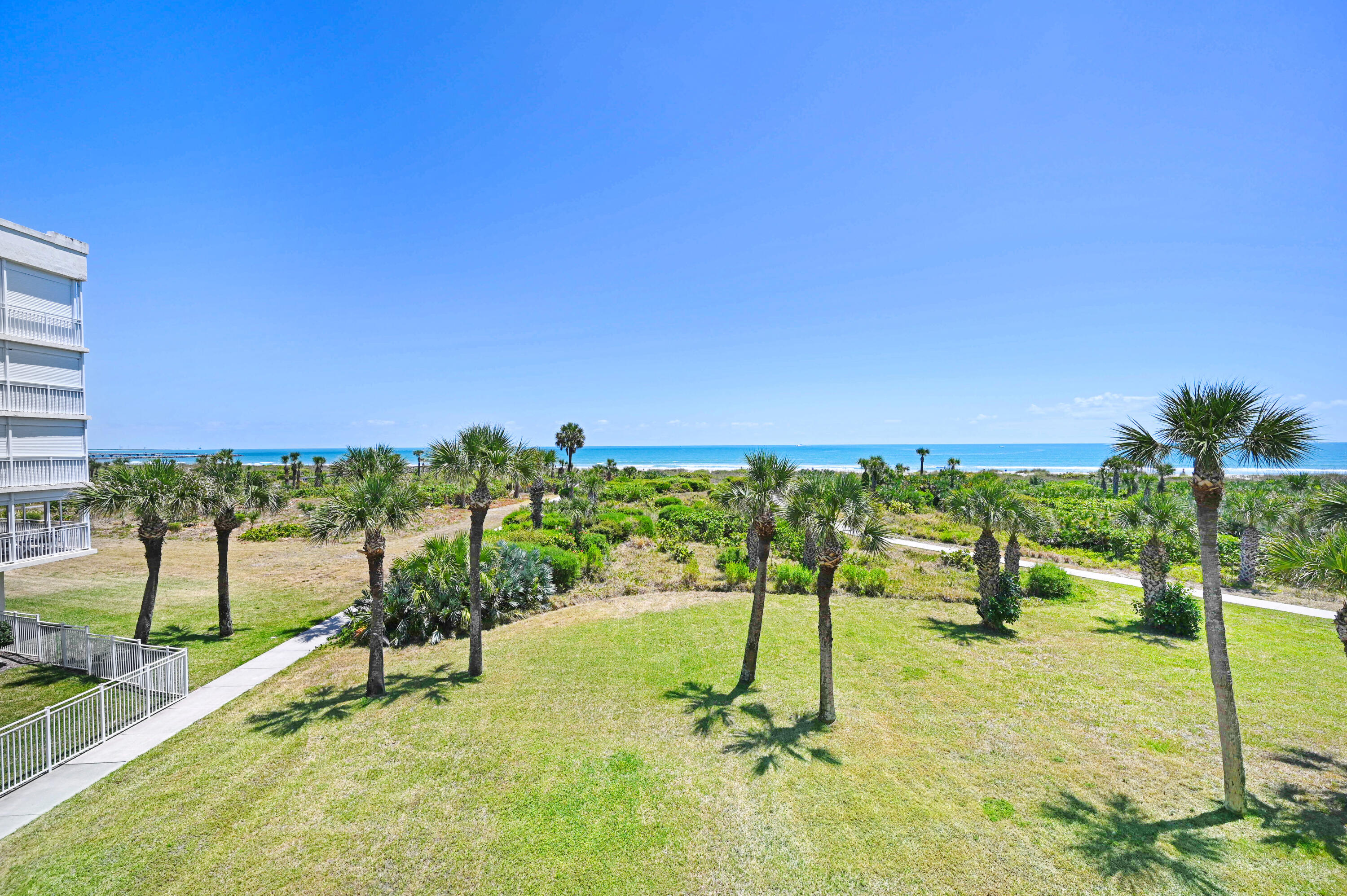 606 Shorewood Drive, C305