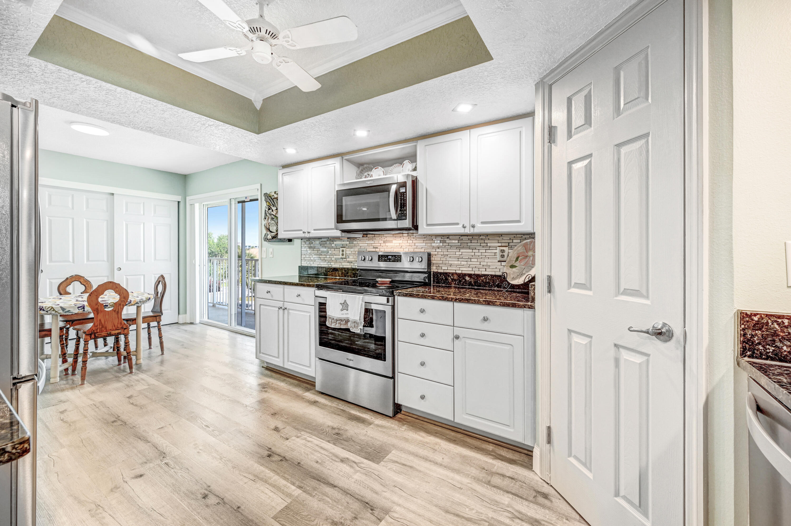 606 Shorewood Drive, C305