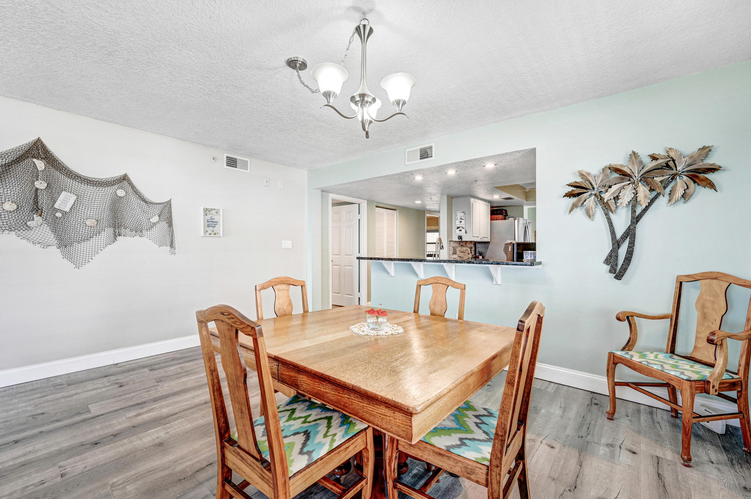 606 Shorewood Drive, C305