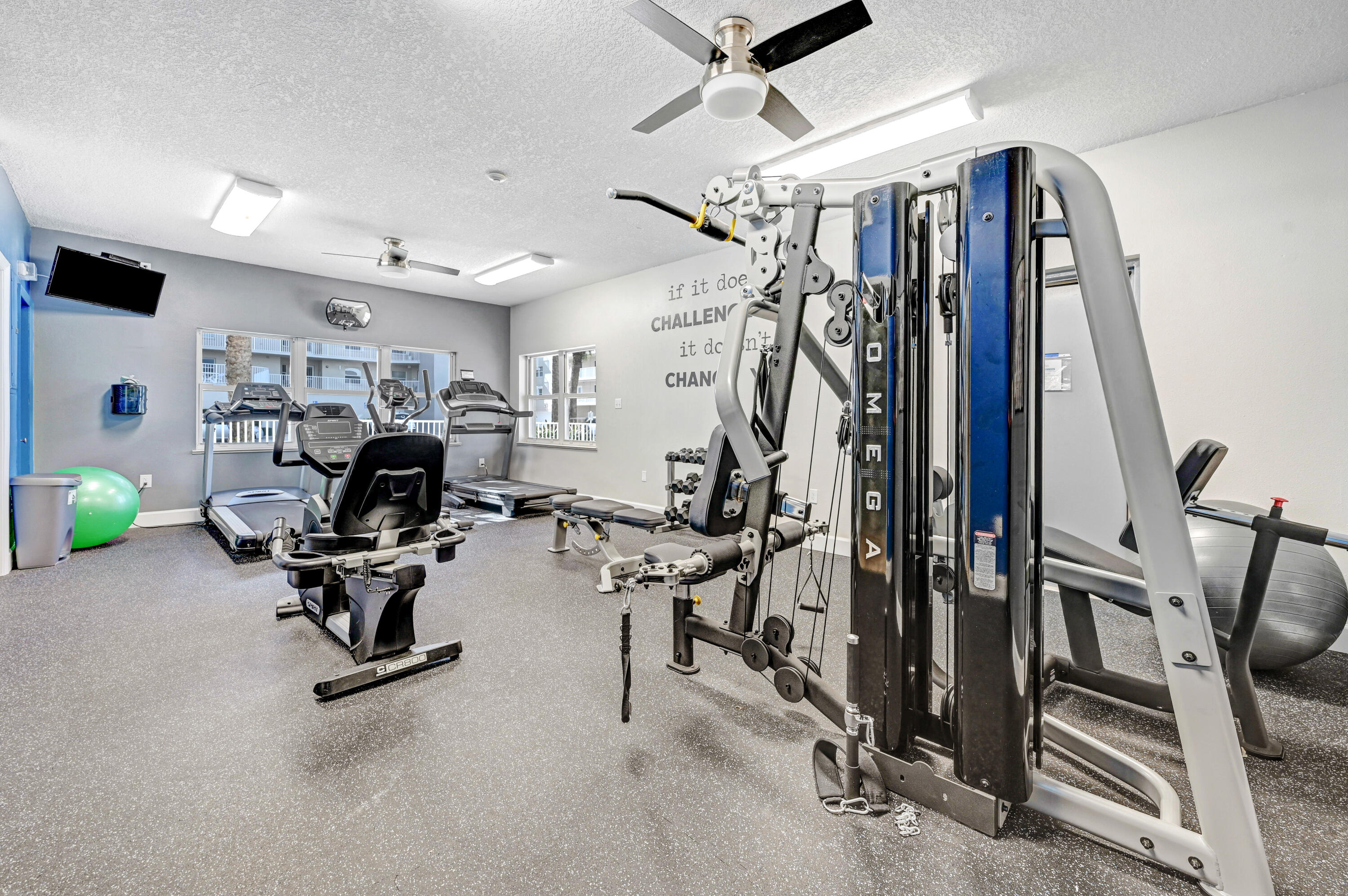 606 Shorewood Drive, C305