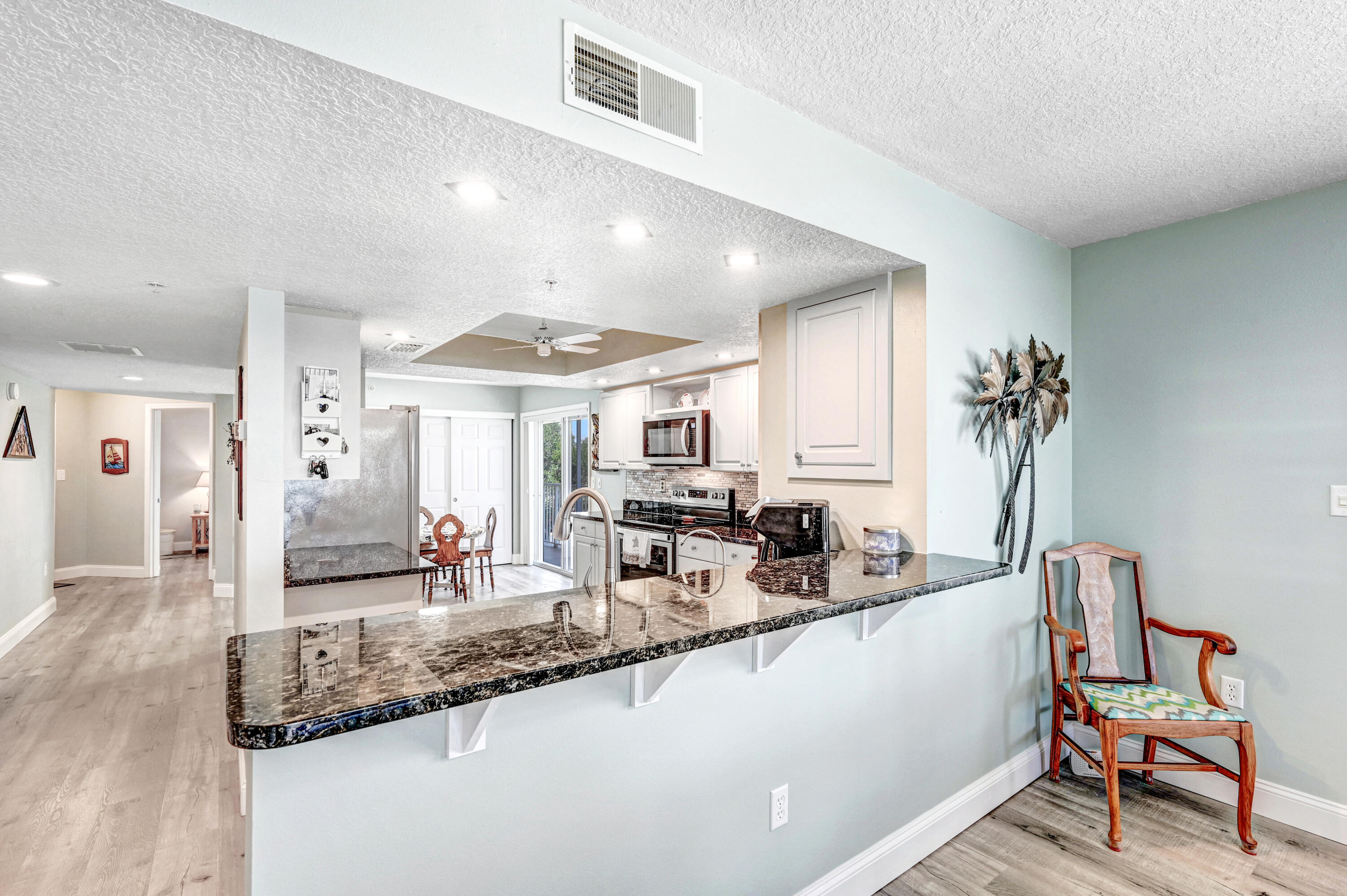 606 Shorewood Drive, C305