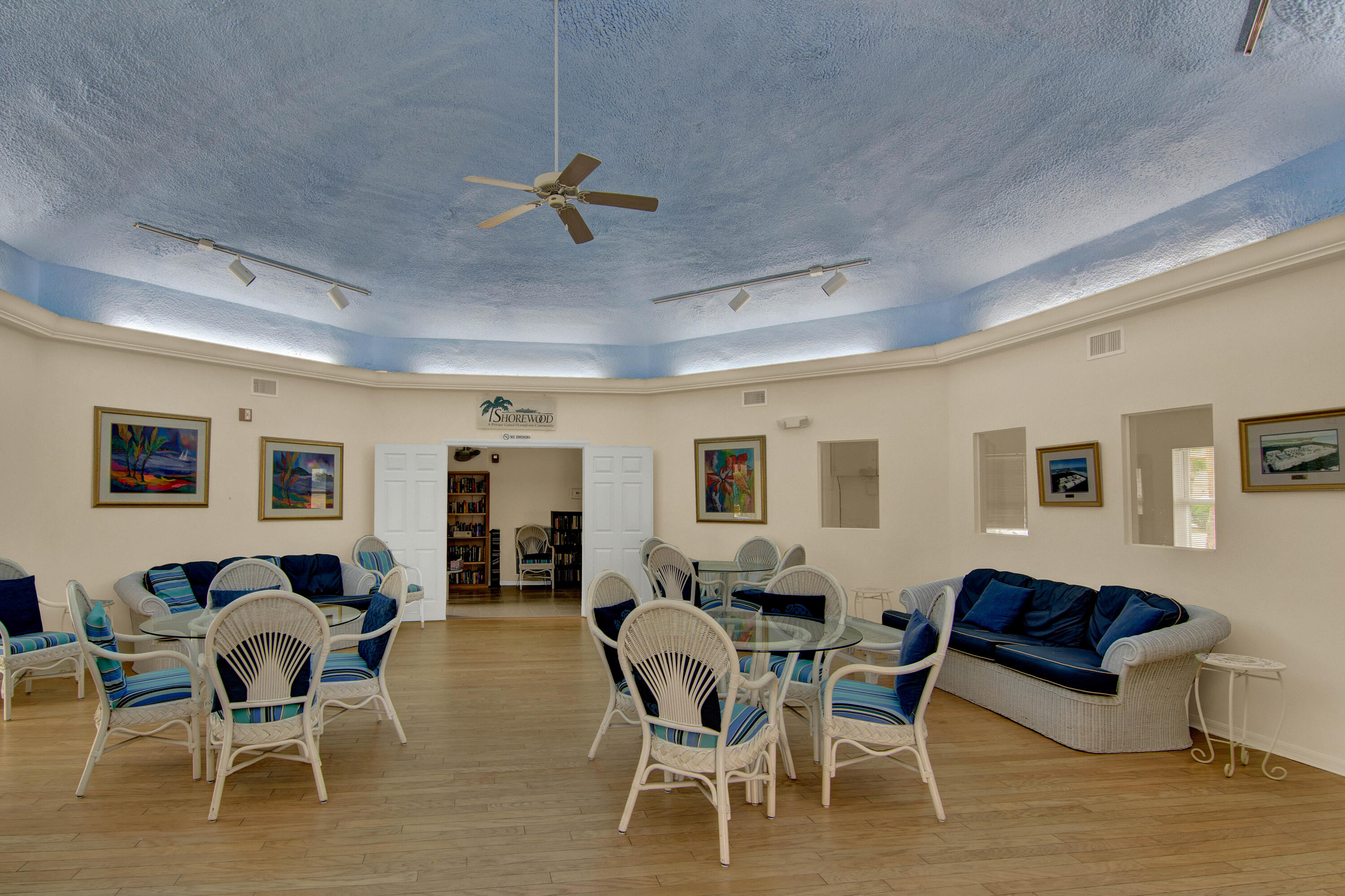 606 Shorewood Drive, C305