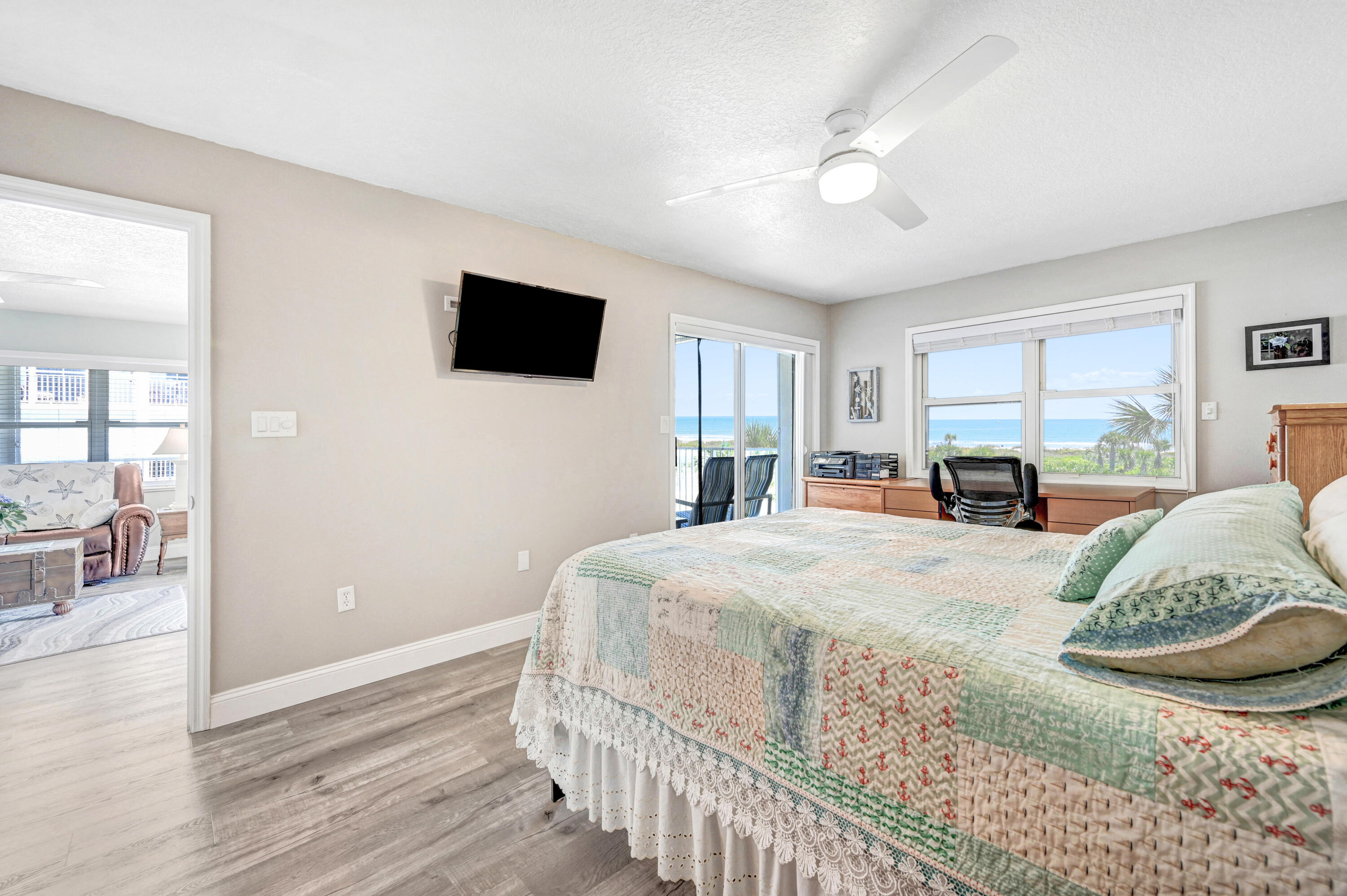 606 Shorewood Drive, C305