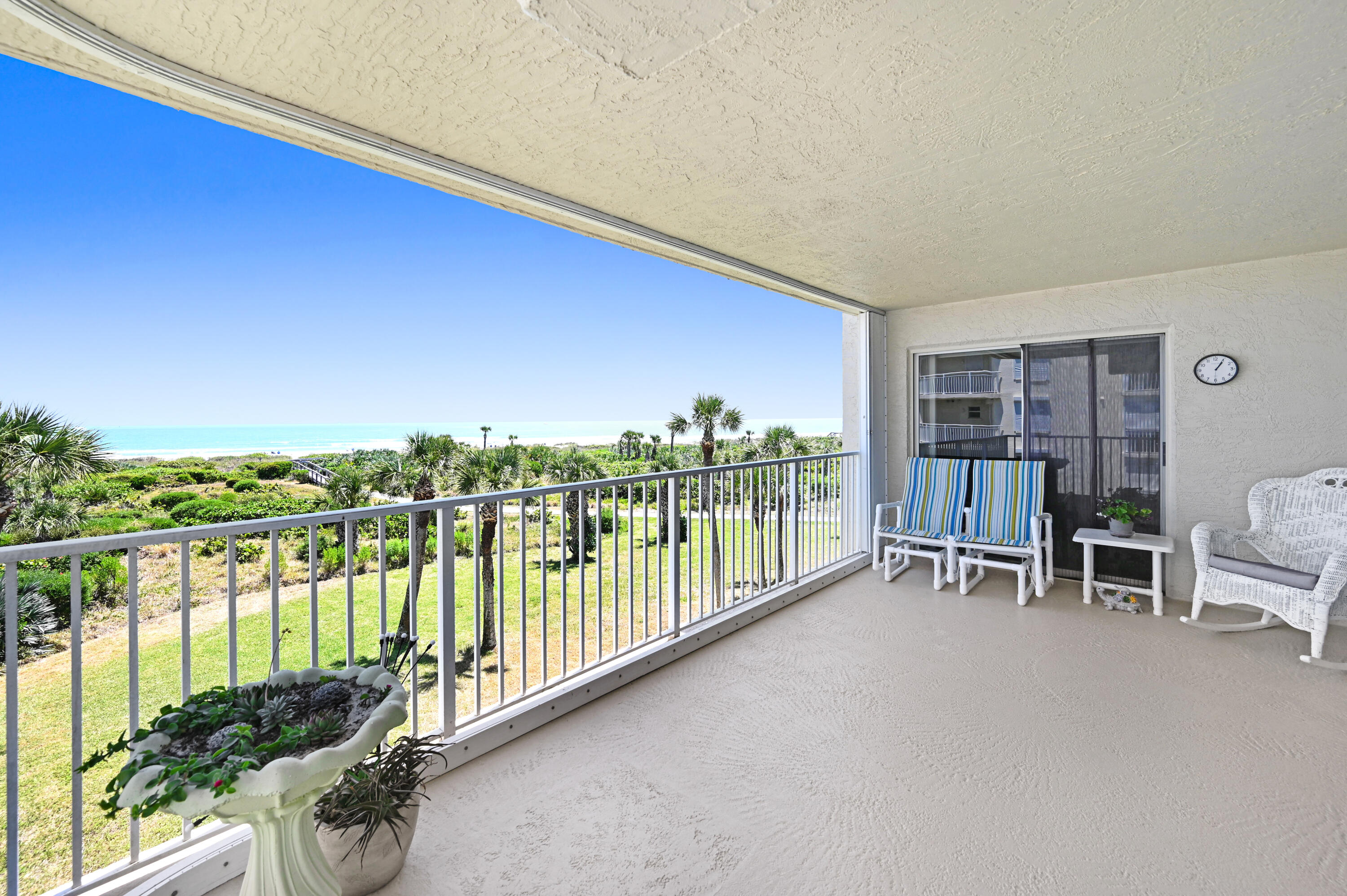 606 Shorewood Drive, C305