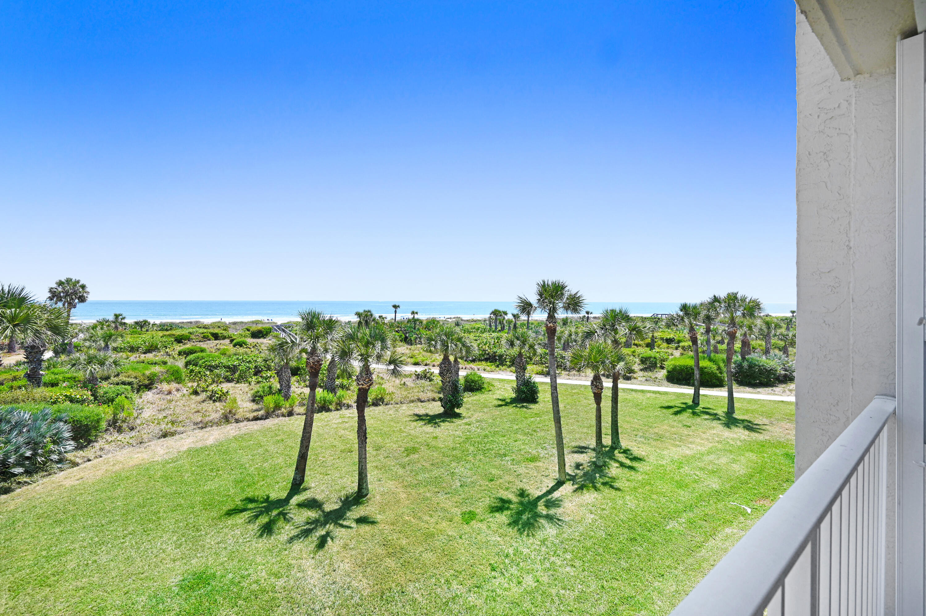 606 Shorewood Drive, C305