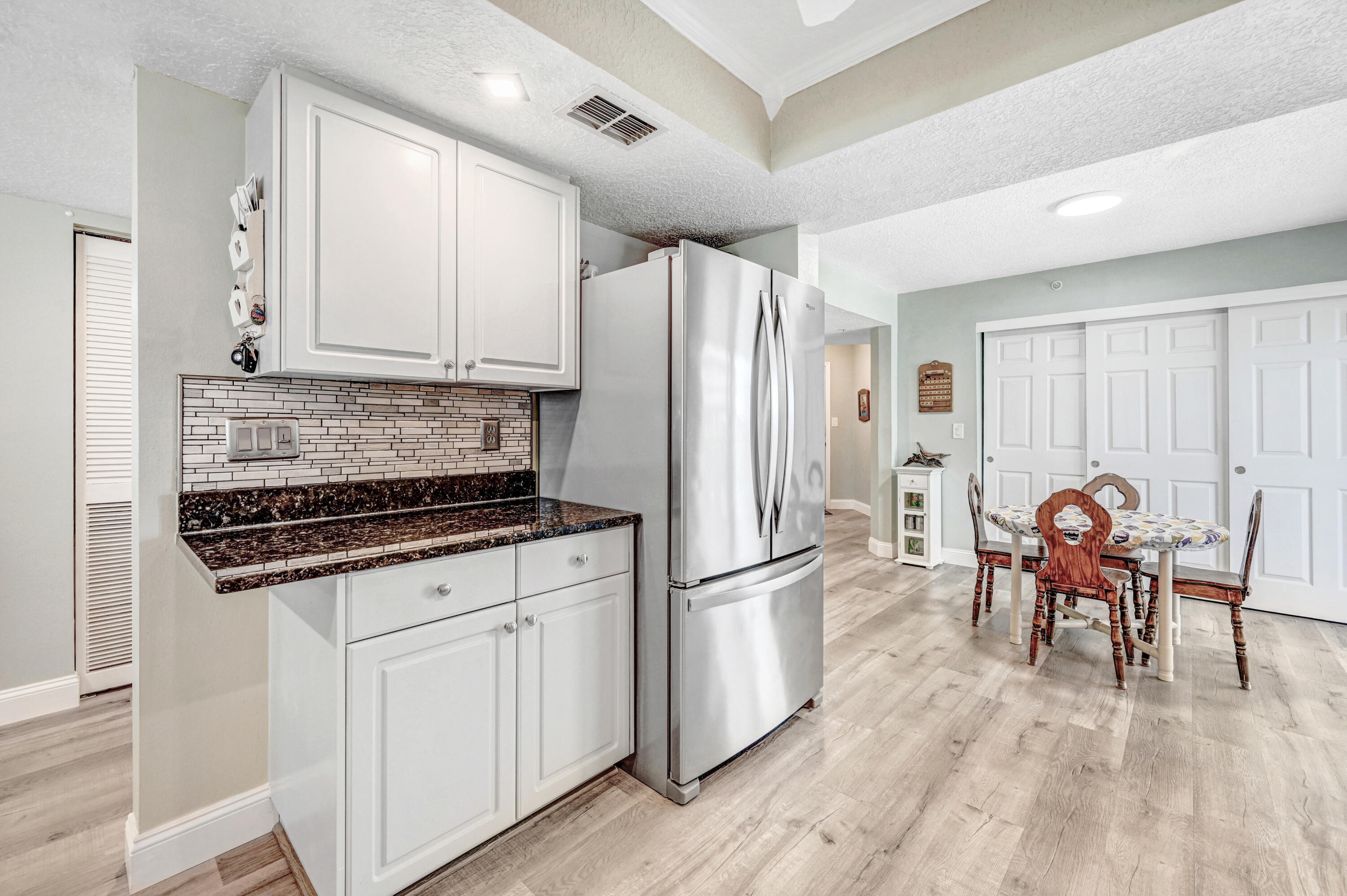 606 Shorewood Drive, C305