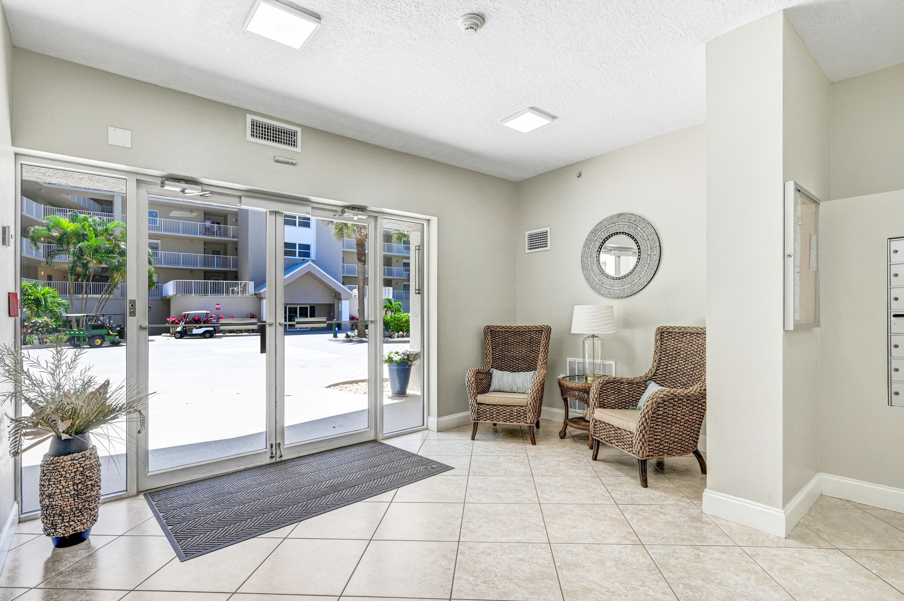 606 Shorewood Drive, C305