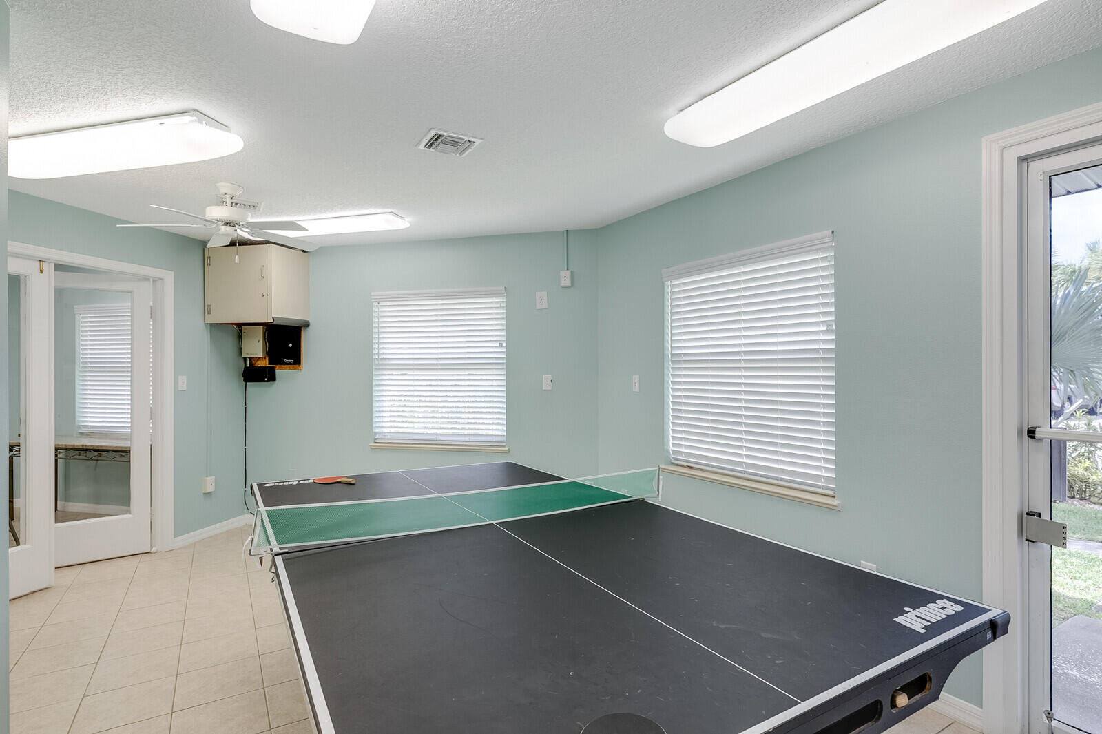 606 Shorewood Drive, C305